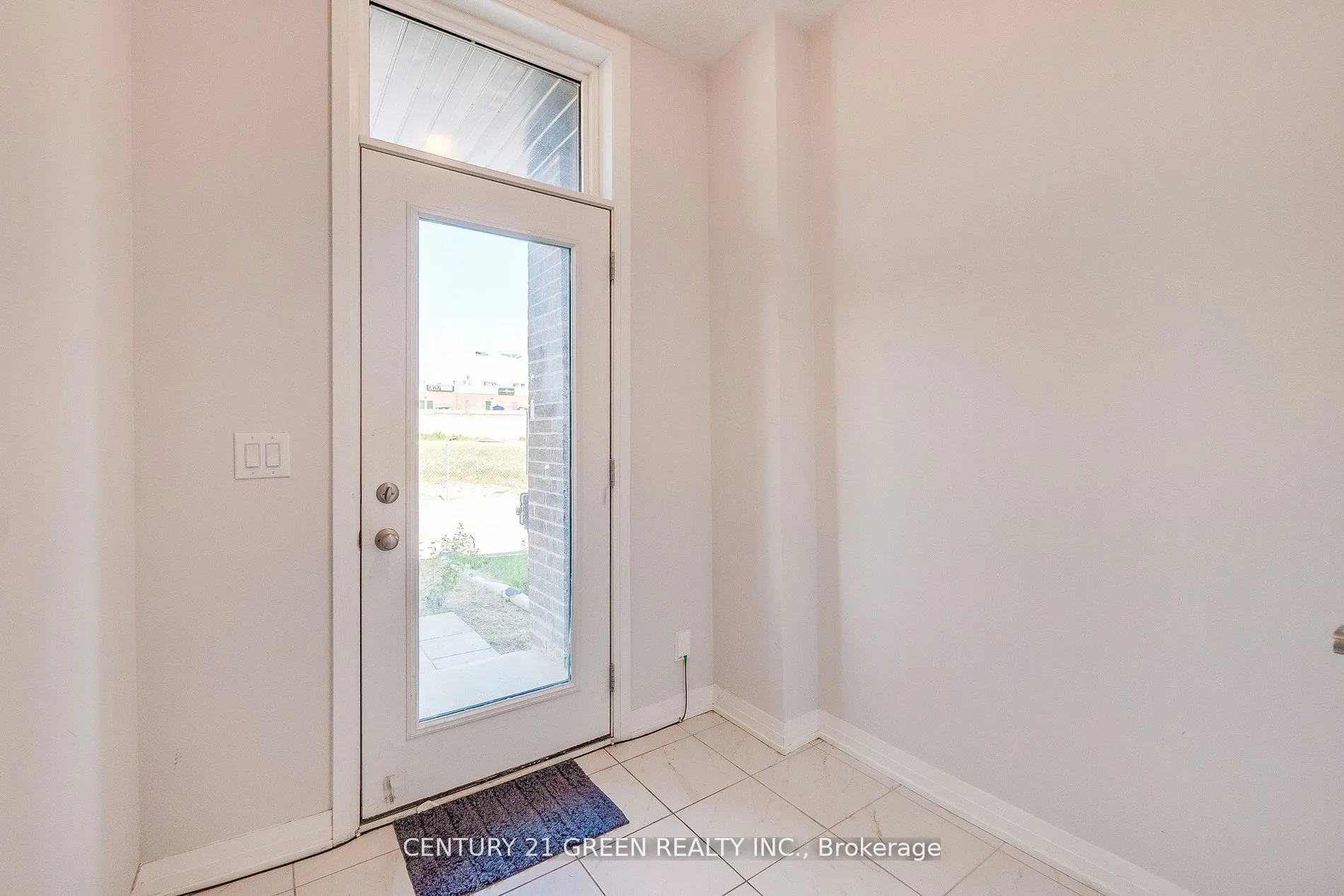 585 Colborne Street, #104