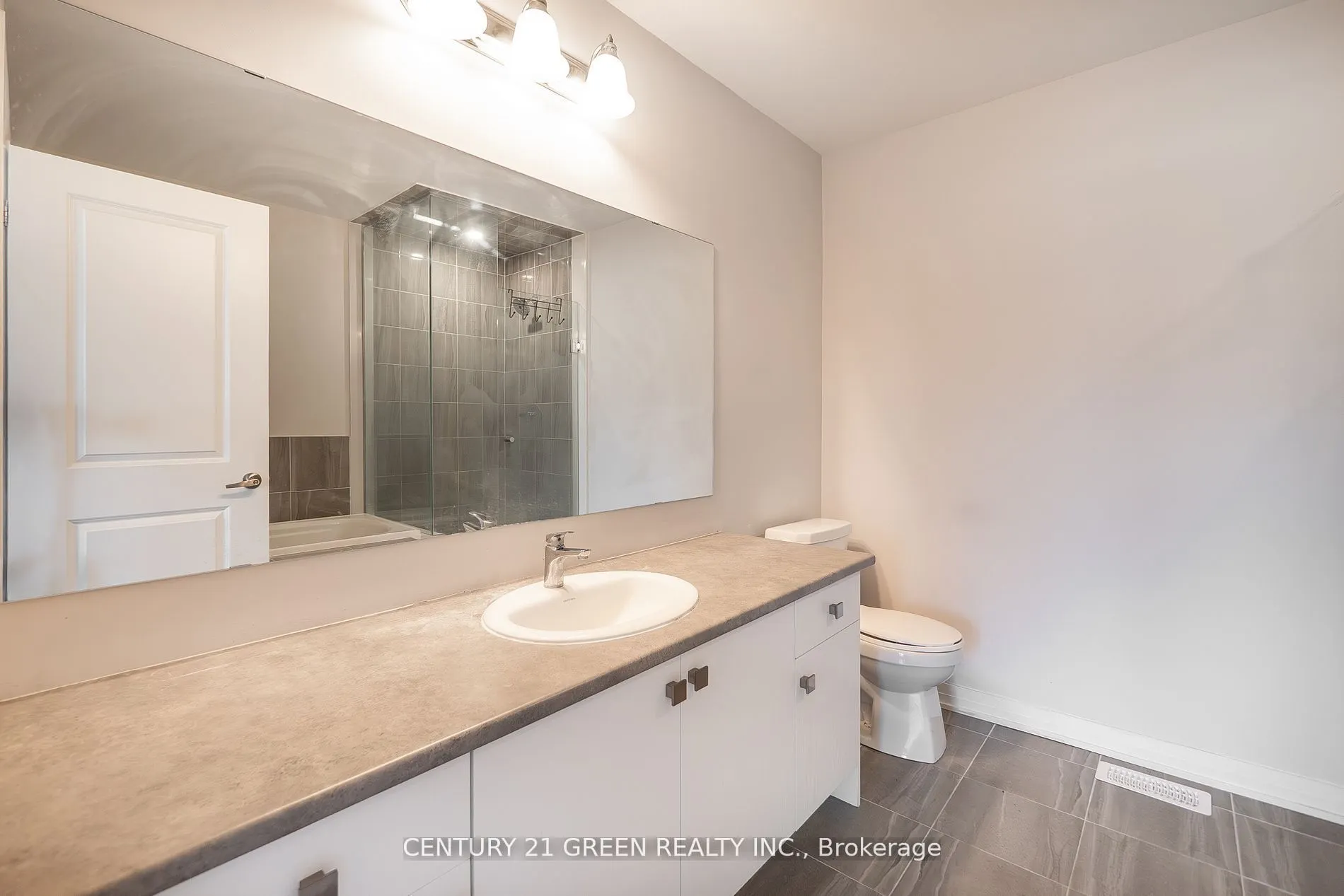 585 Colborne Street, #104
