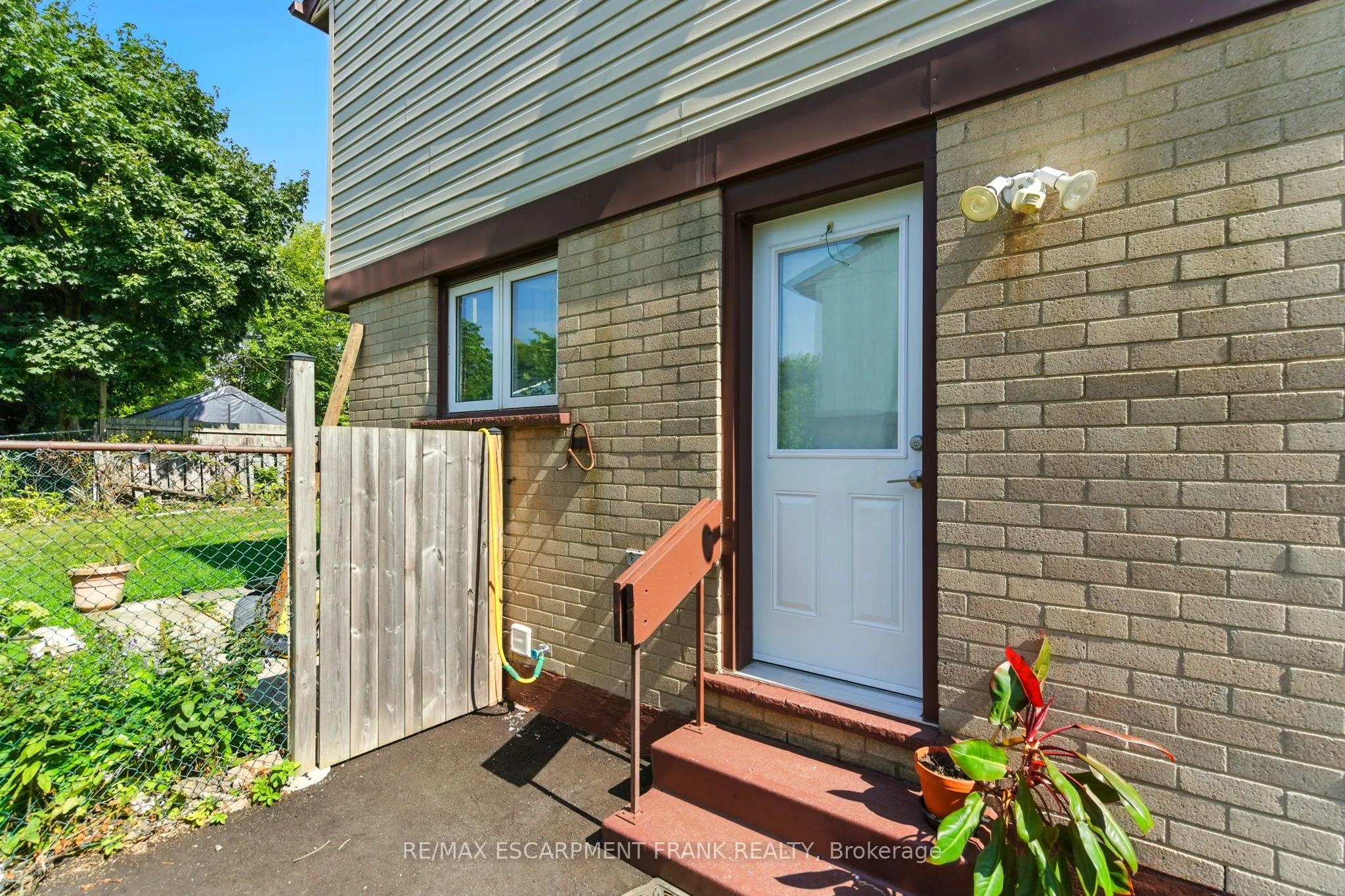 387 Franklin Road
