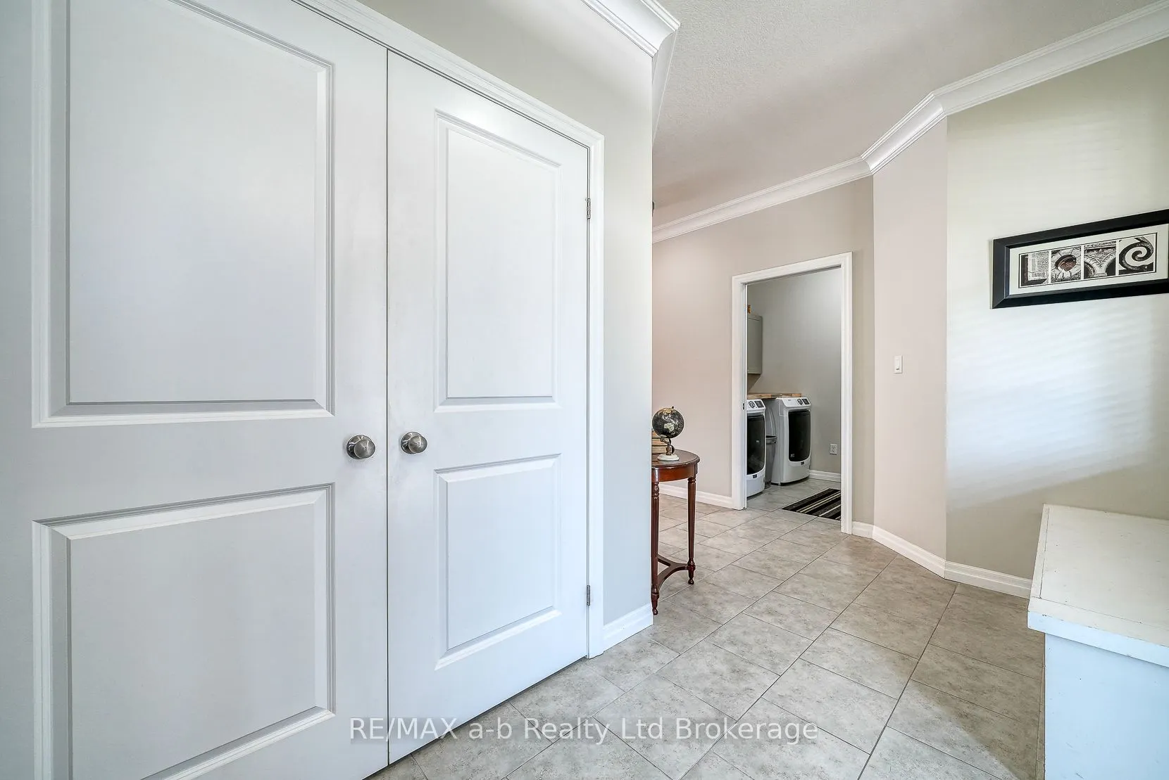 37 Lowrie Crescent
