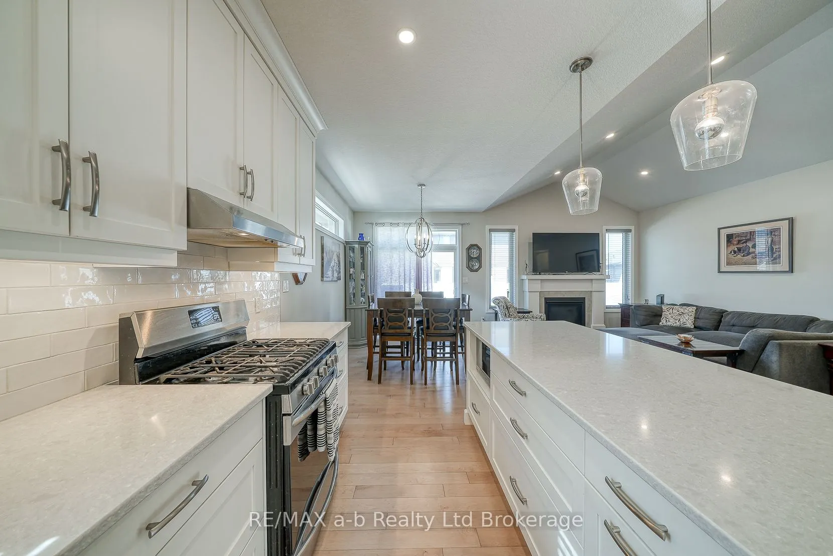 37 Lowrie Crescent
