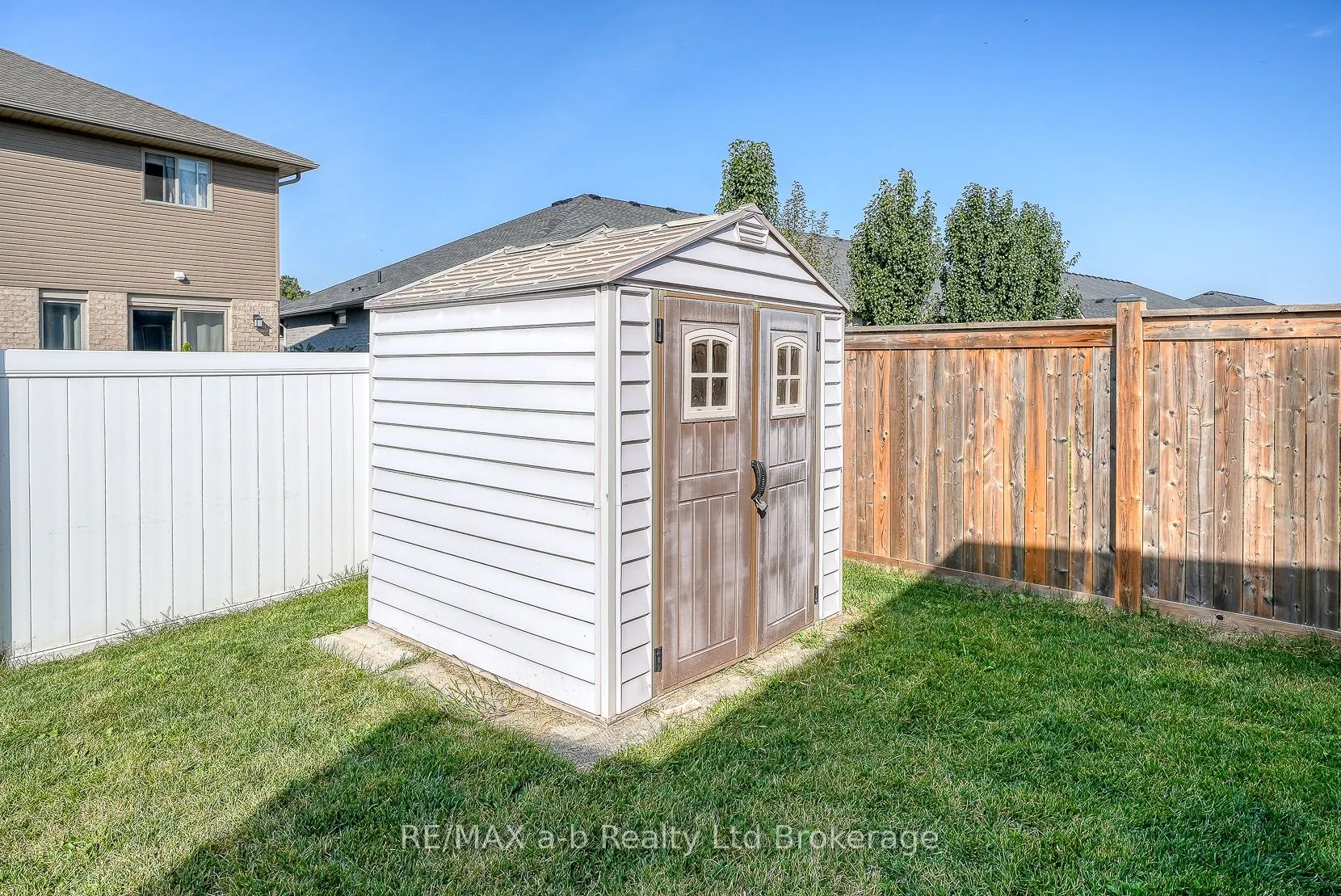 37 Lowrie Crescent