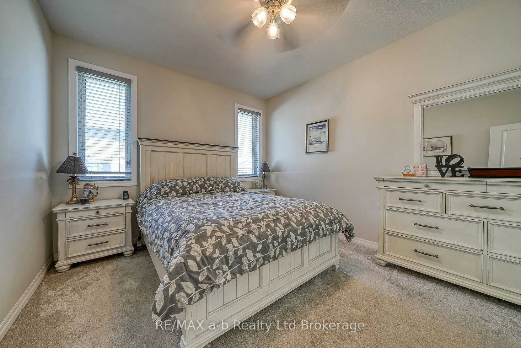 37 Lowrie Crescent