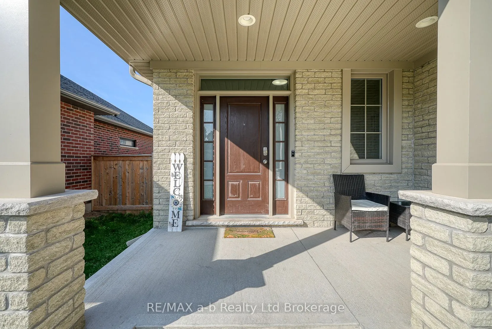 37 Lowrie Crescent