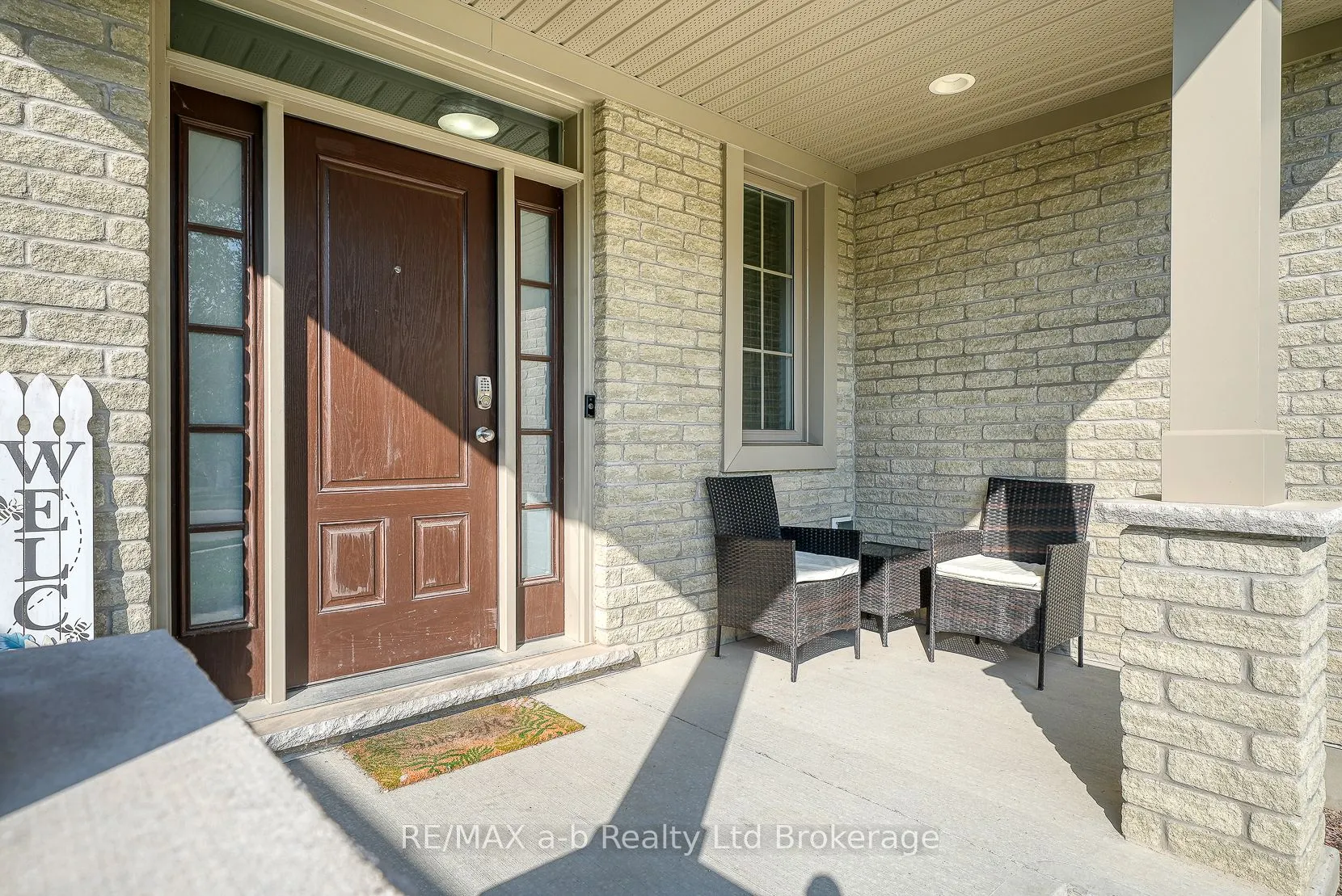37 Lowrie Crescent