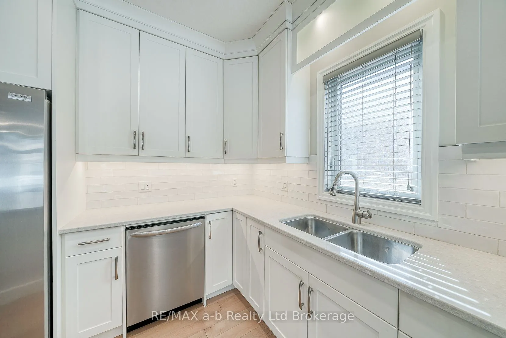 37 Lowrie Crescent
