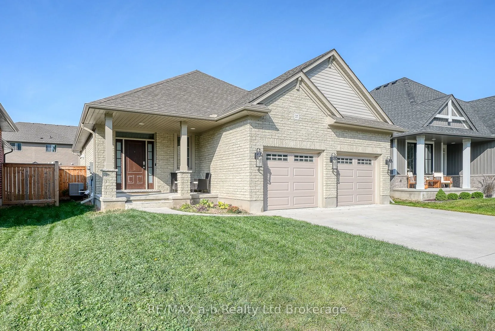 37 Lowrie Crescent
