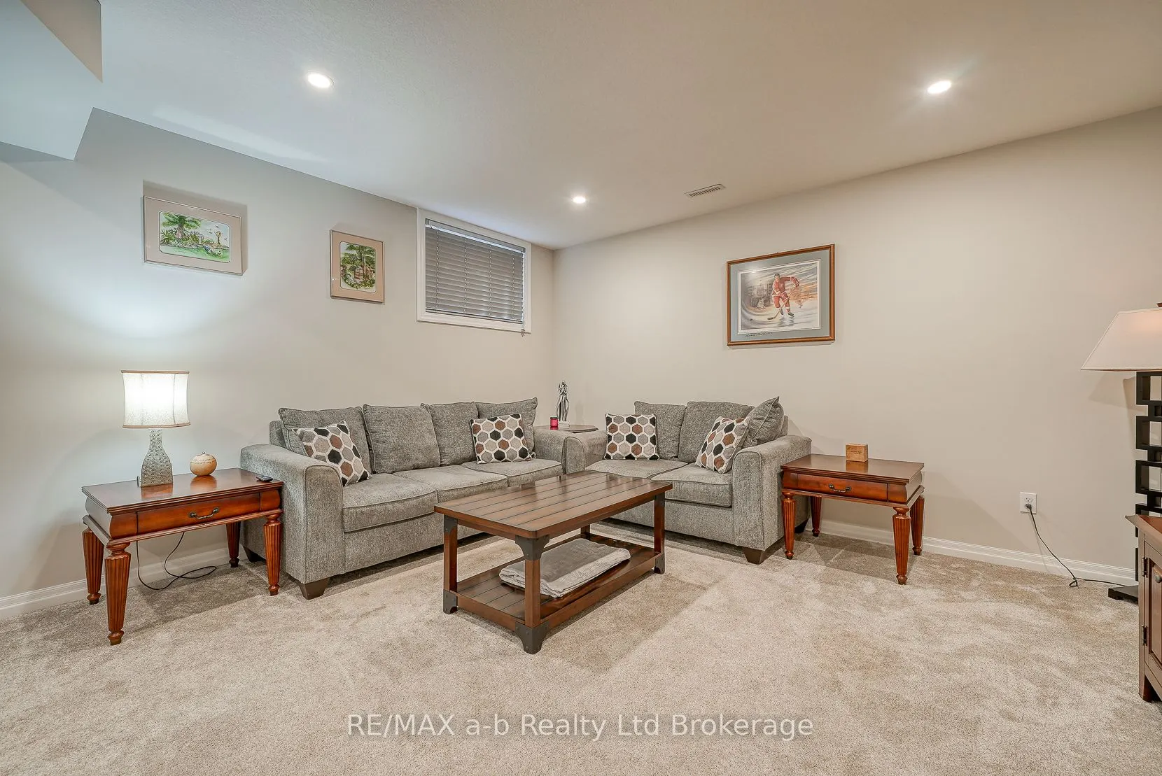 37 Lowrie Crescent