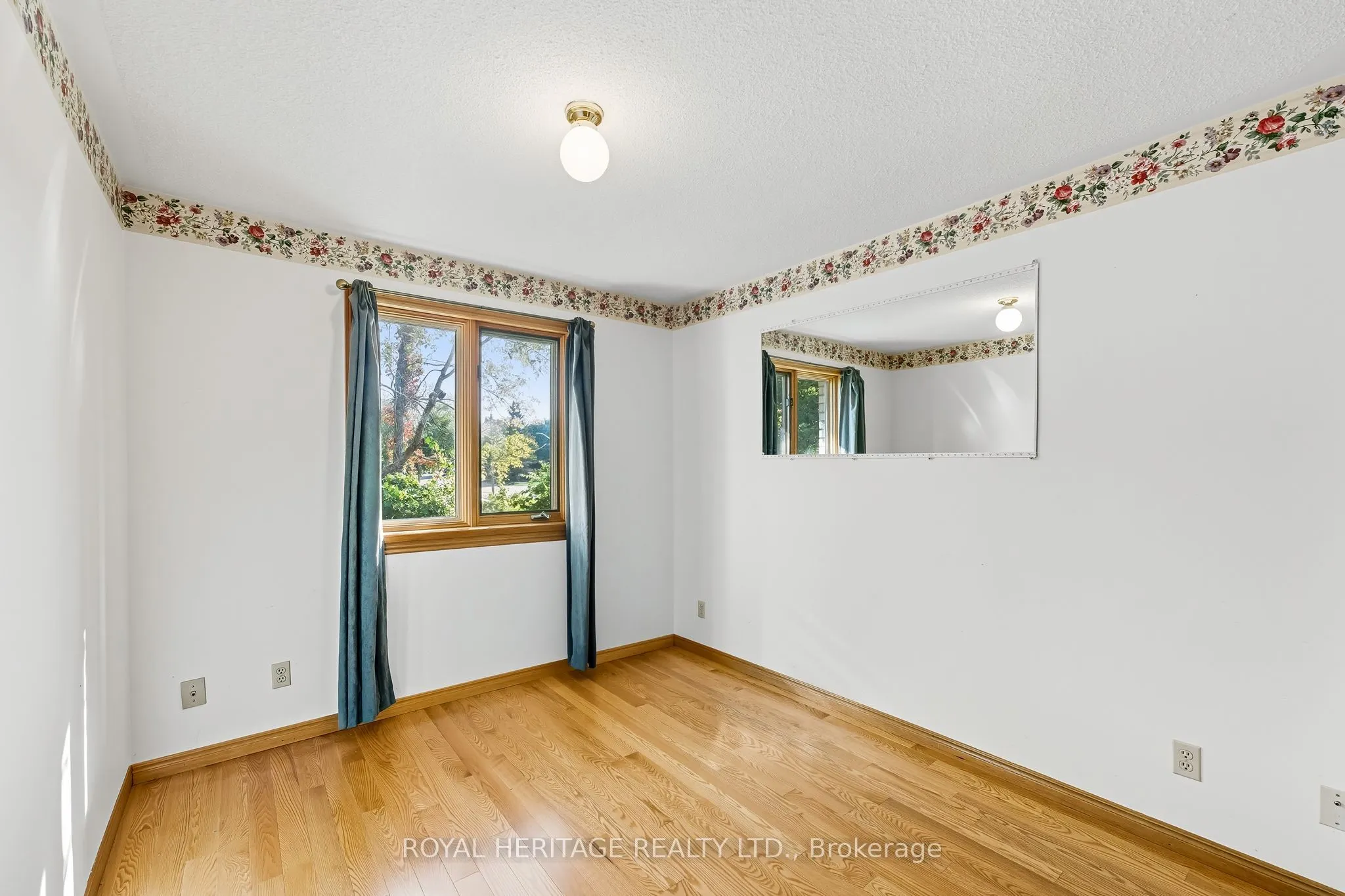 24 Butler Street W