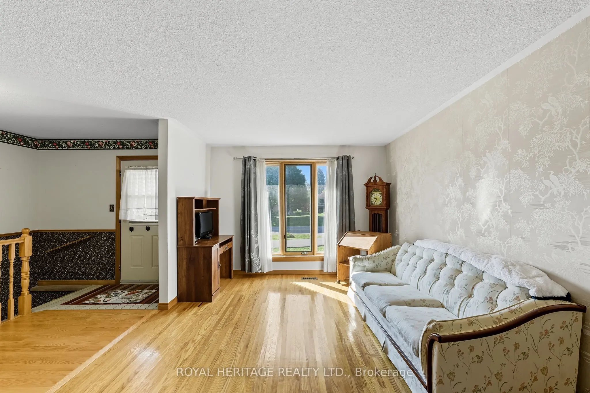 24 Butler Street W