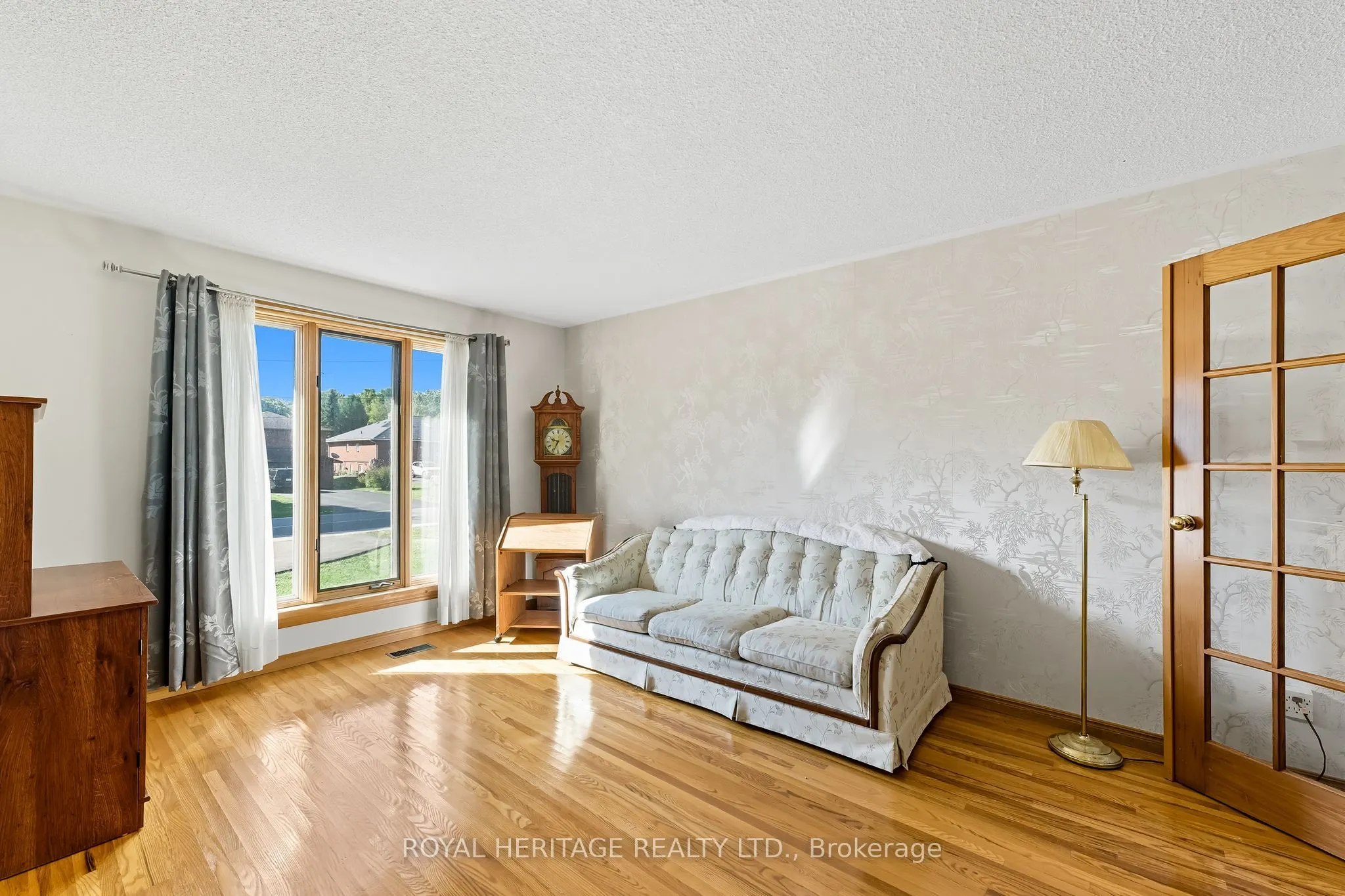 24 Butler Street W