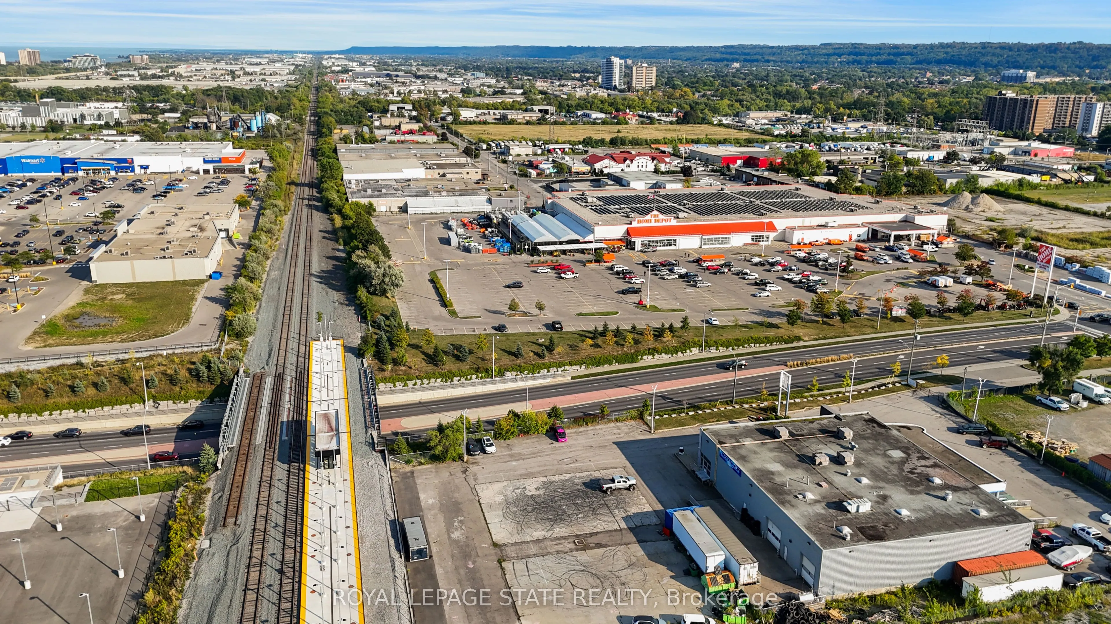 23 centennial Parkway S