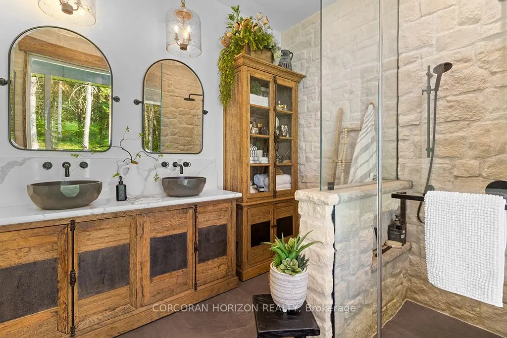 107 Louise Creek Crescent