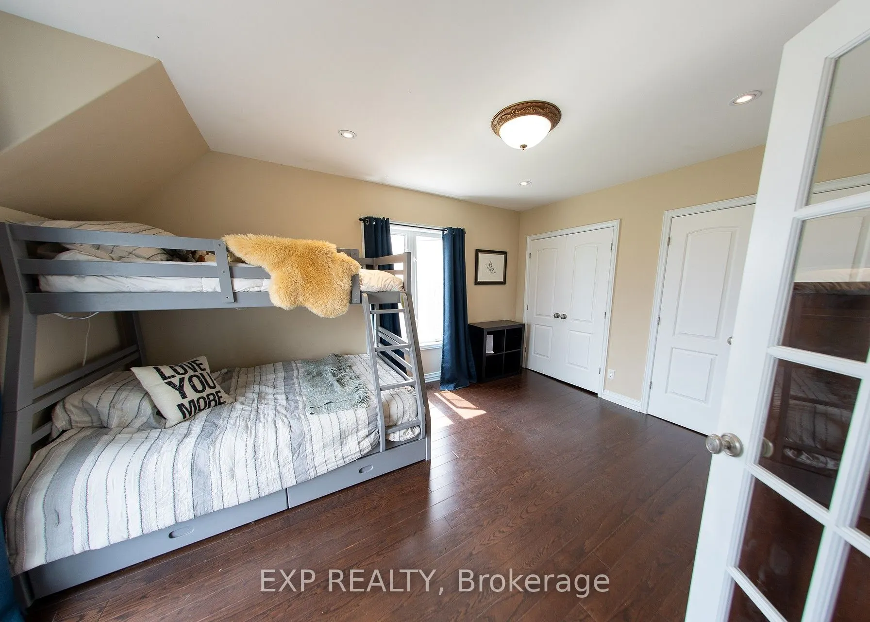 2754 Eagleson Road