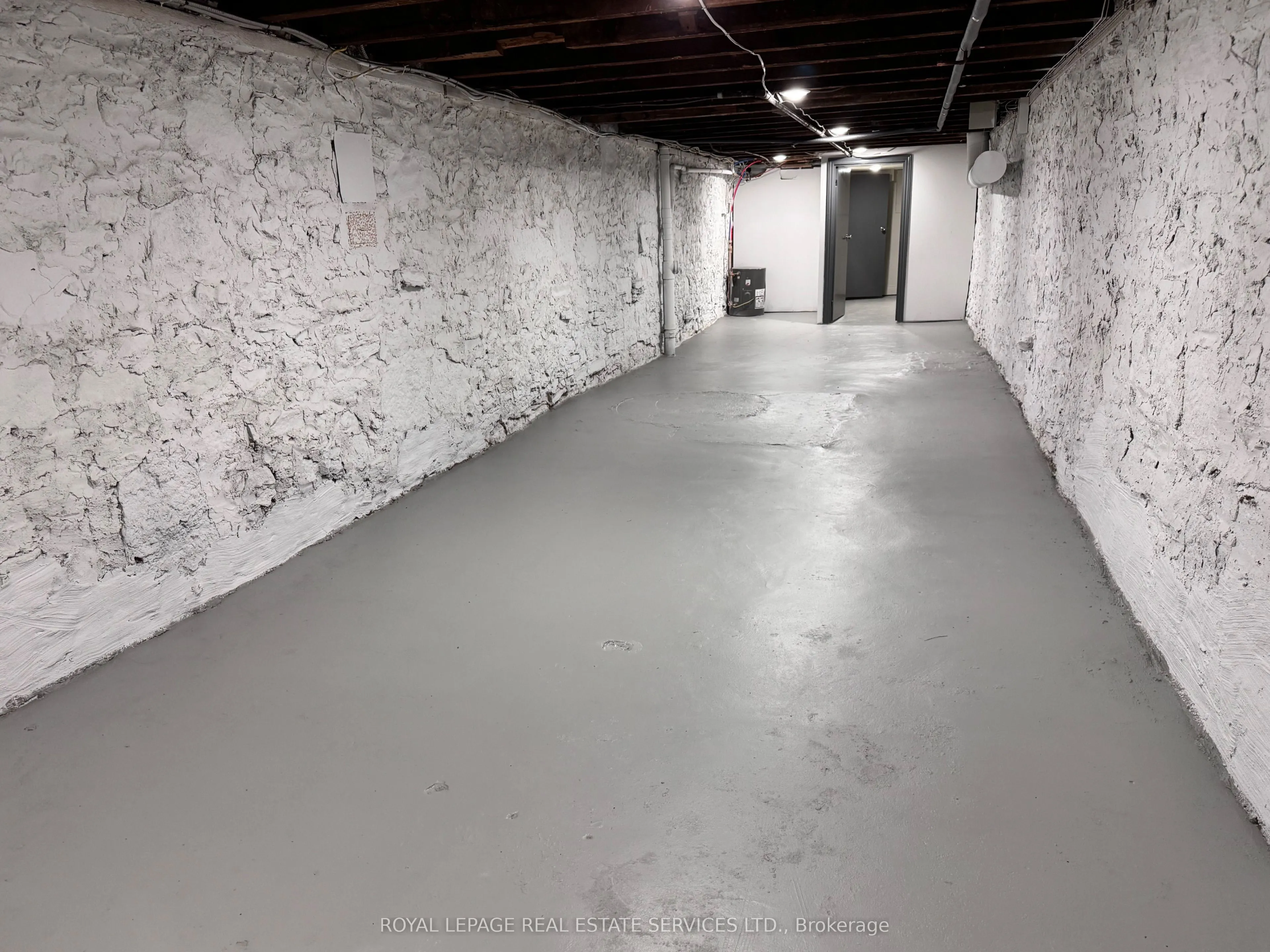 183 King Street E