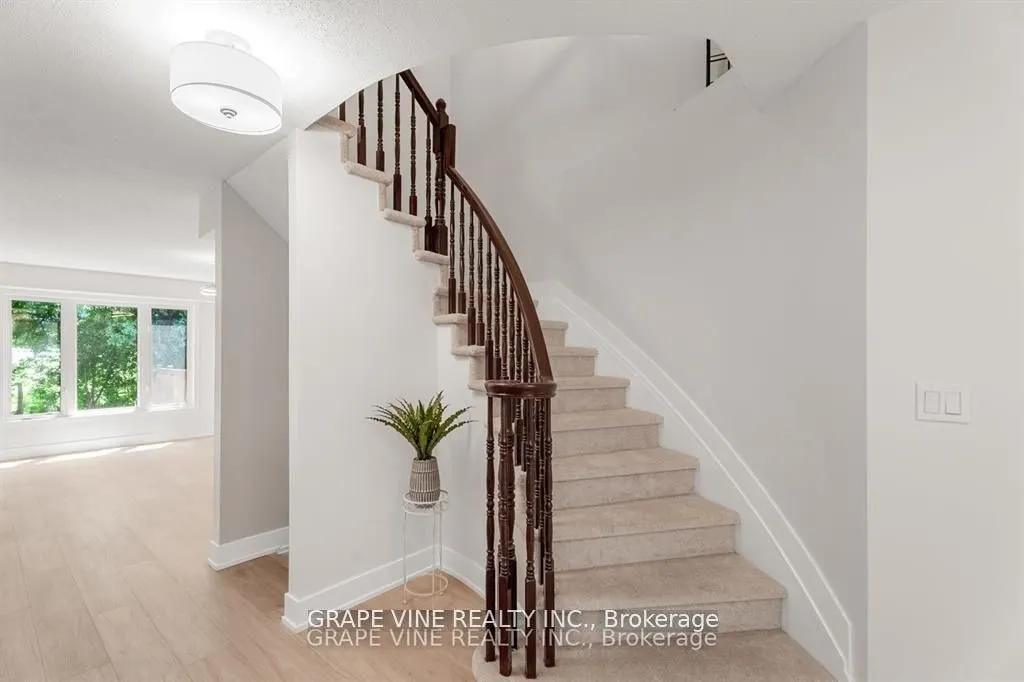 564 Aberfoyle Circle