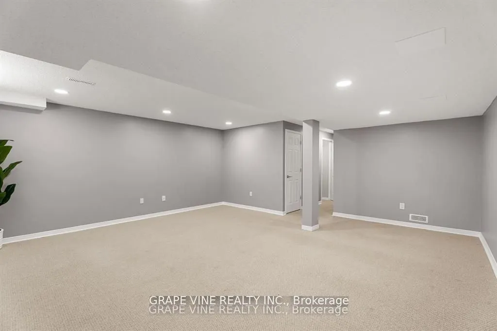 564 Aberfoyle Circle