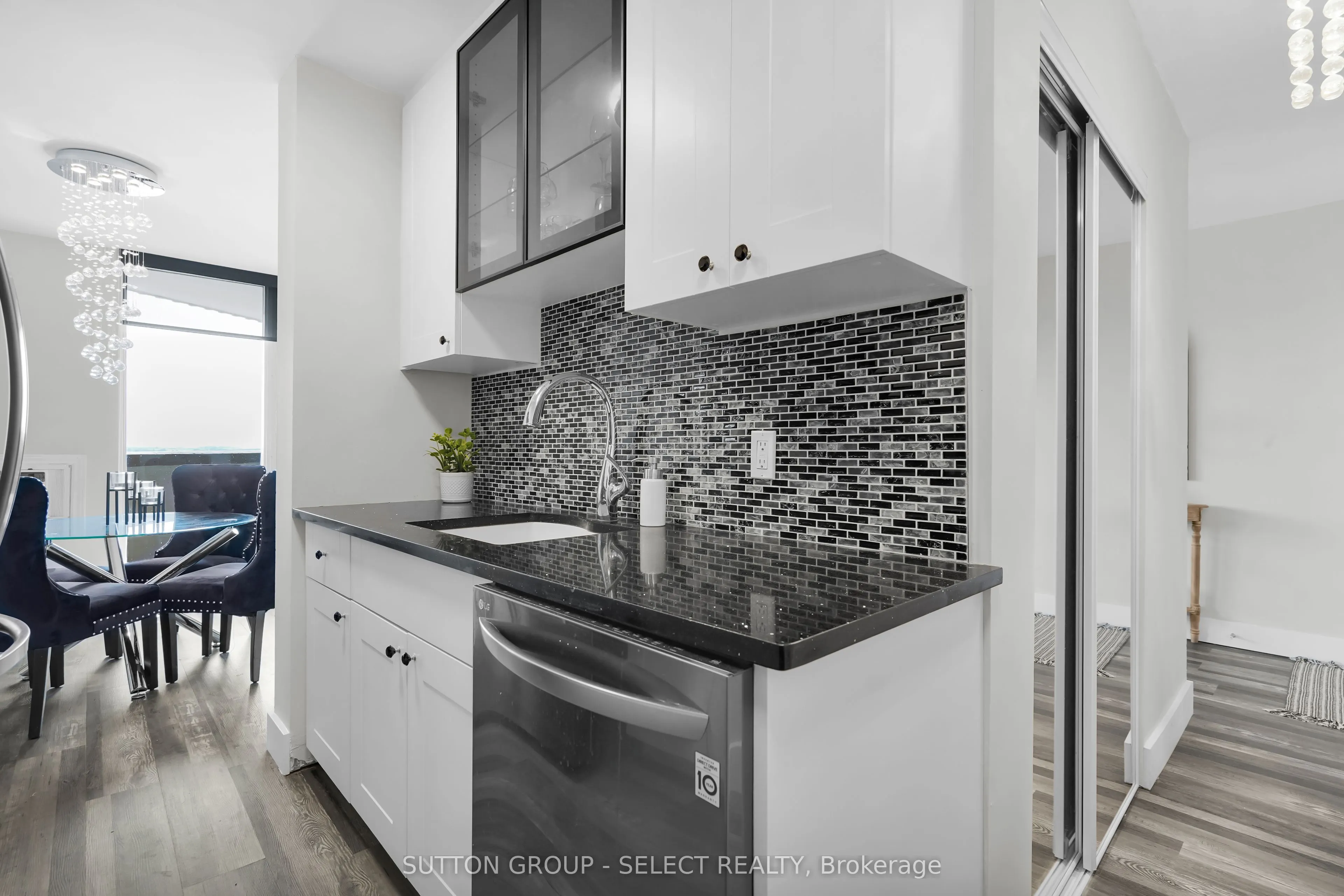 1105 Jalna Boulevard, #1204