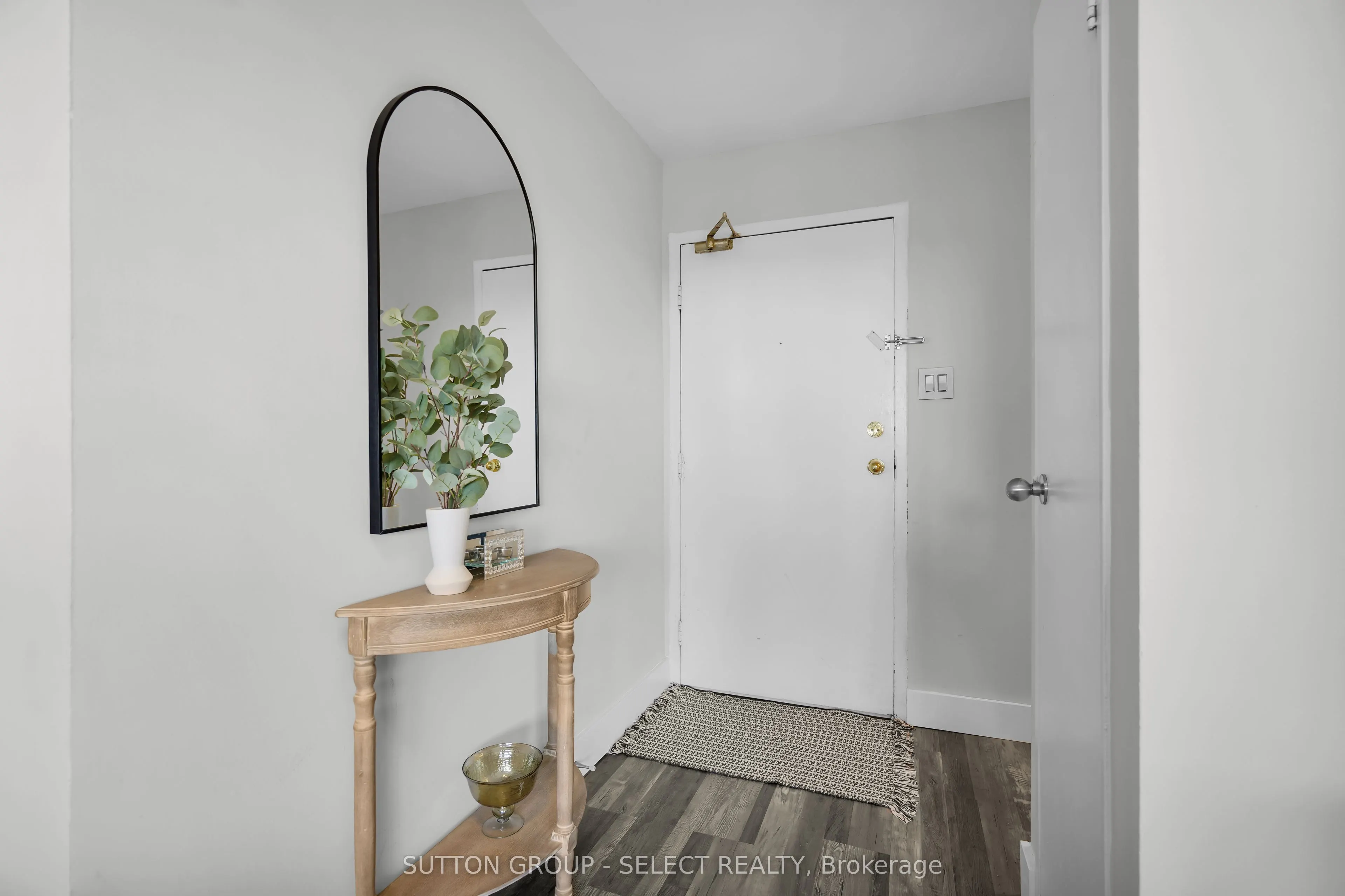 1105 Jalna Boulevard, #1204