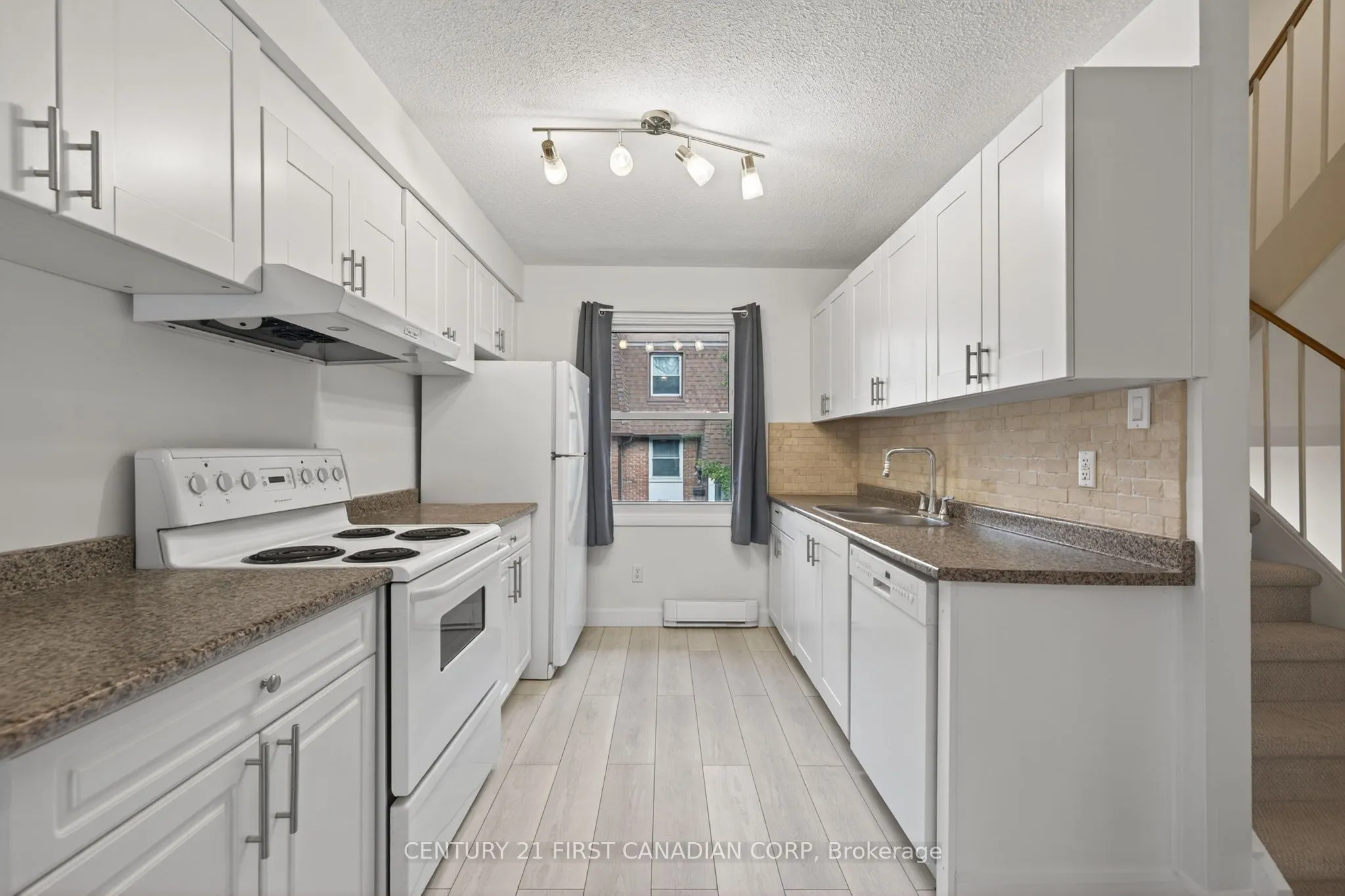 176 Gardenwood Drive, #34
