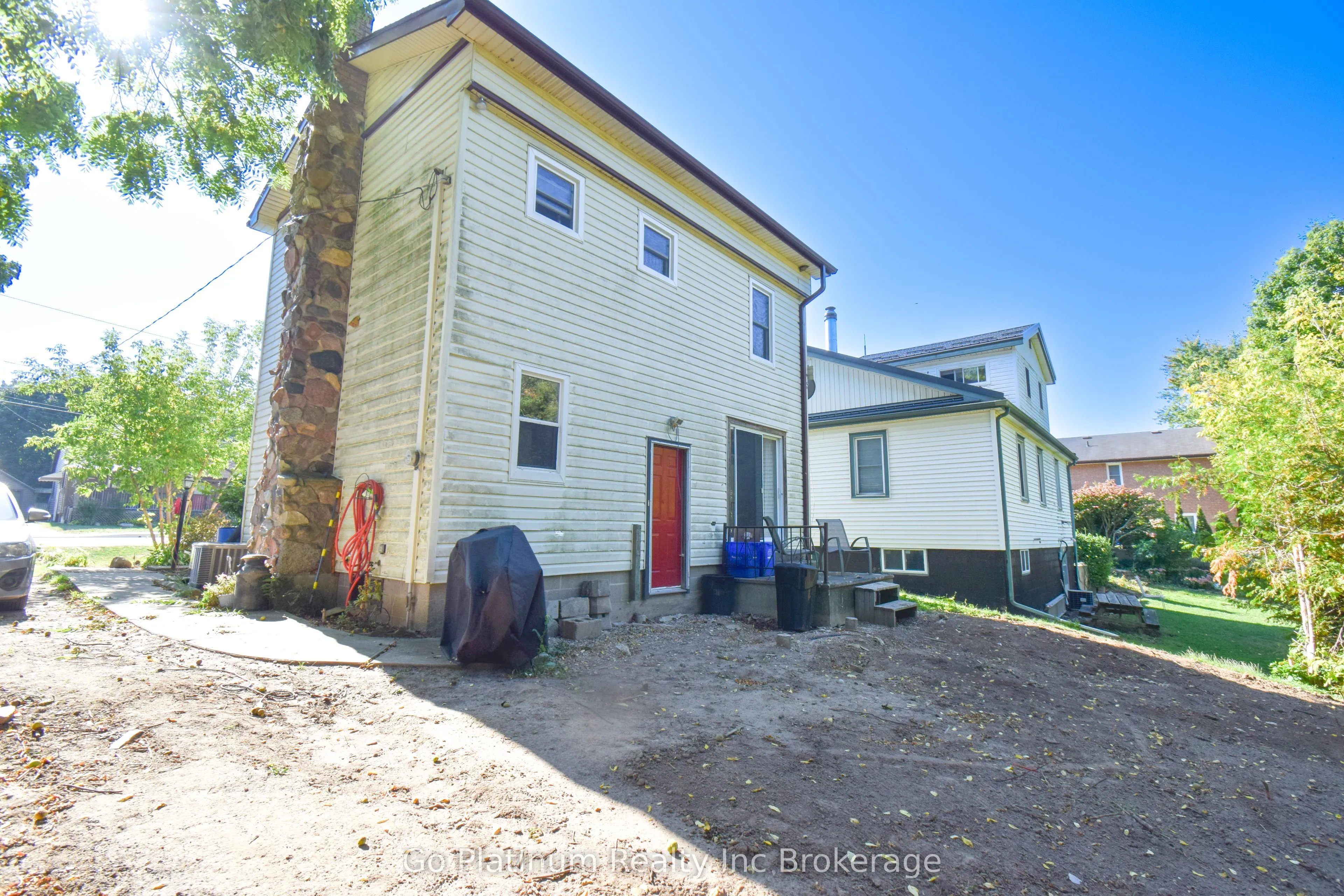 39 Young Street