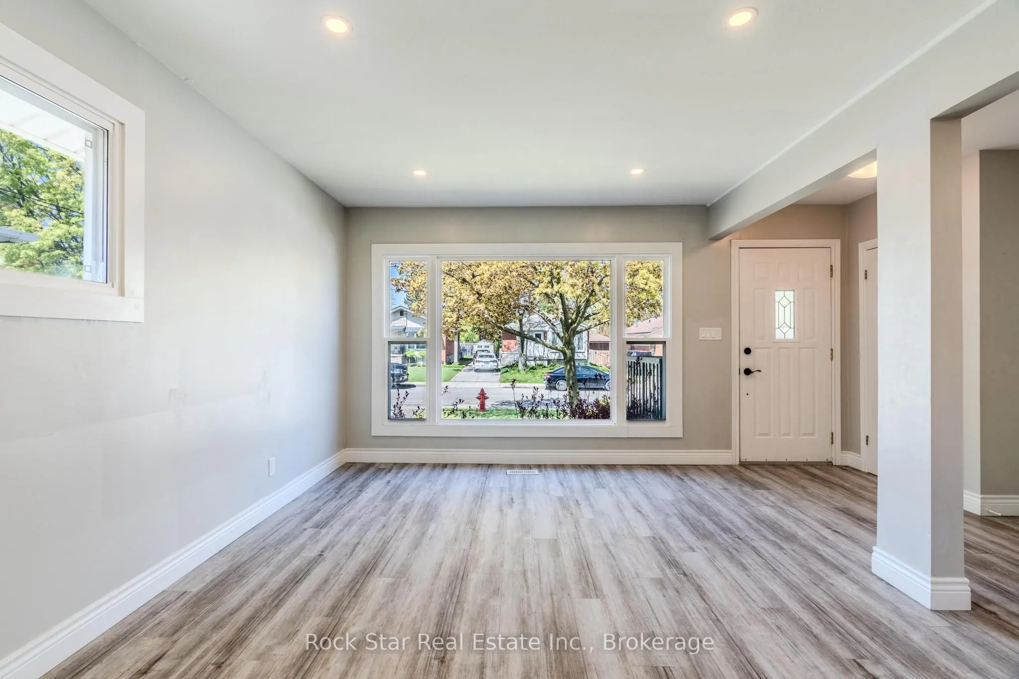 543 East 27th Street, #Main Fl