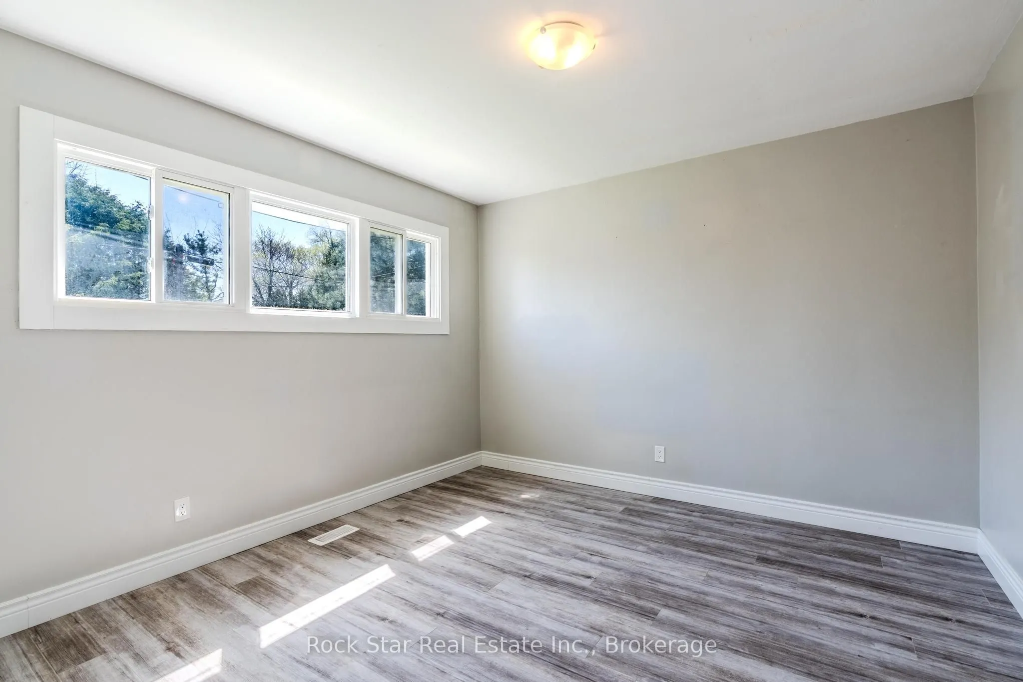 543 East 27th Street, #Main Fl