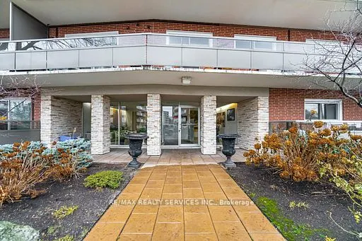 11 Woodman Drive S, #203