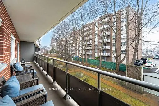 11 Woodman Drive S, #203