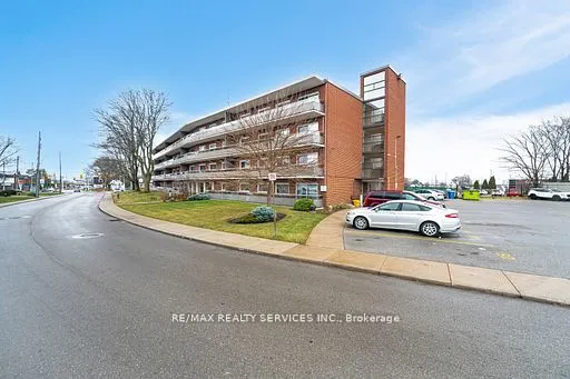 11 Woodman Drive S, #203