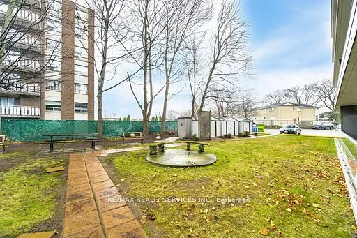 11 Woodman Drive S, #203