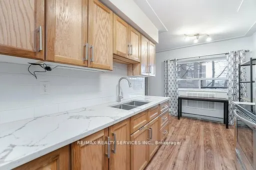 11 Woodman Drive S, #203