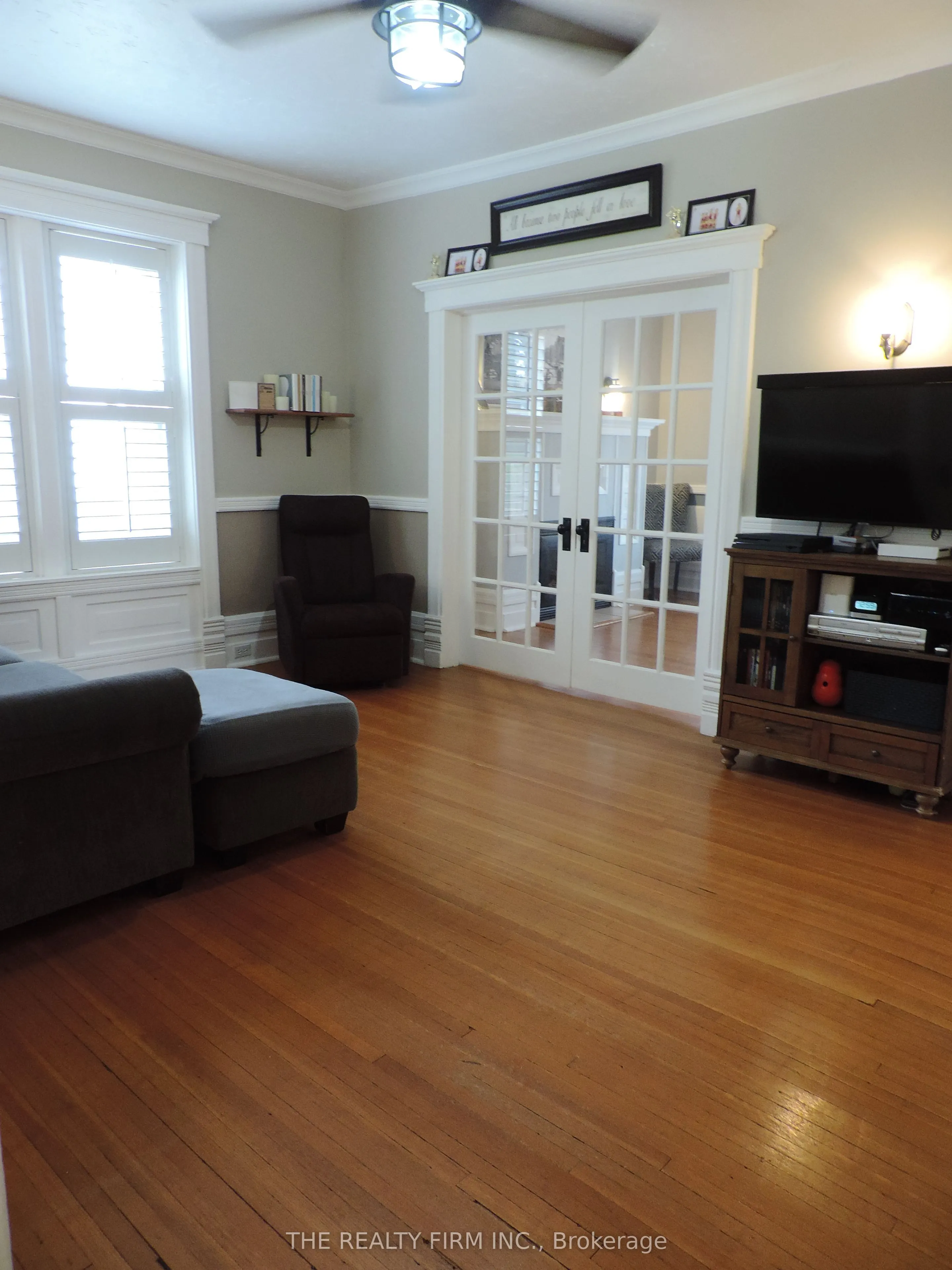 11 South Street E