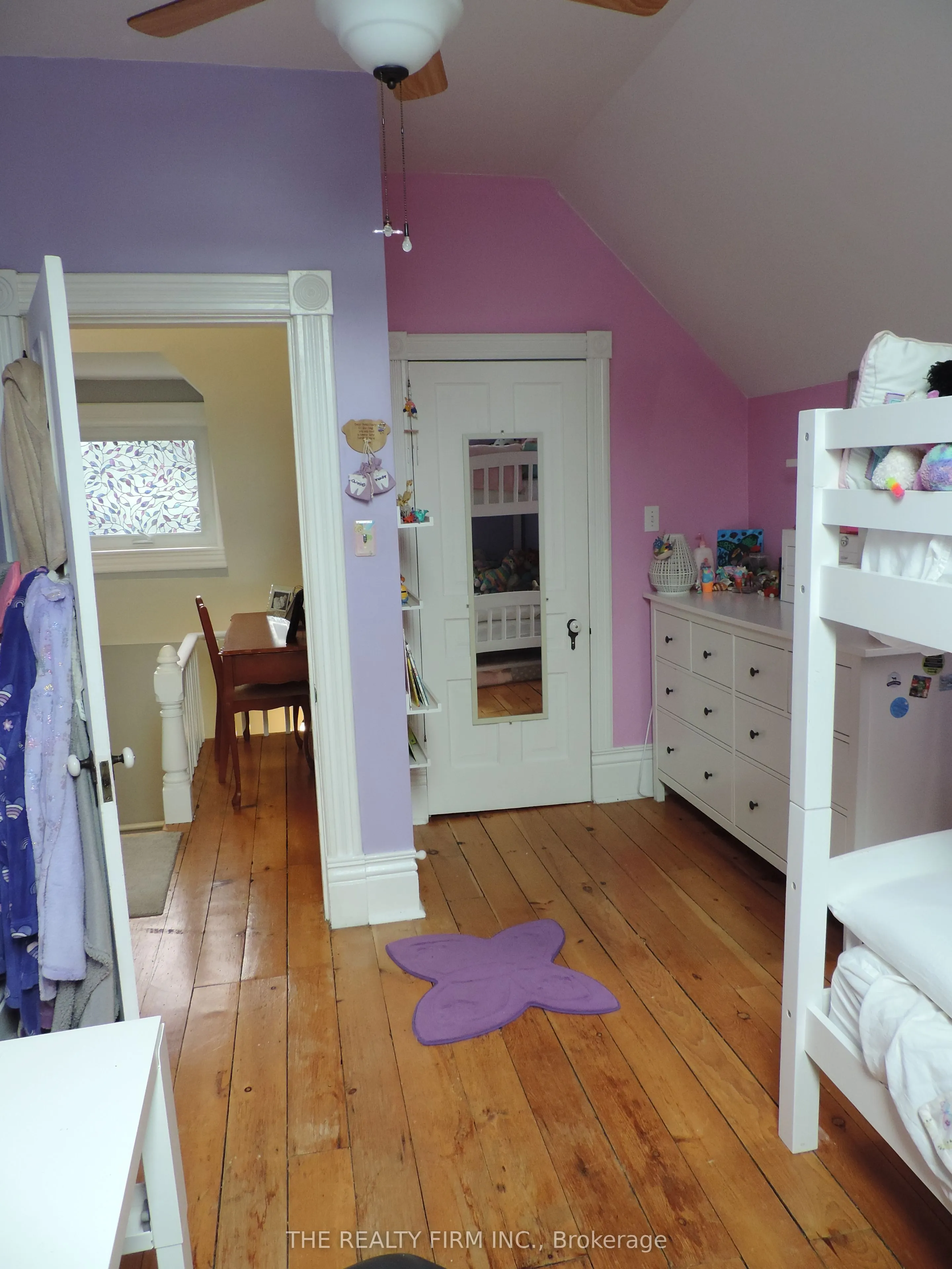 11 South Street E