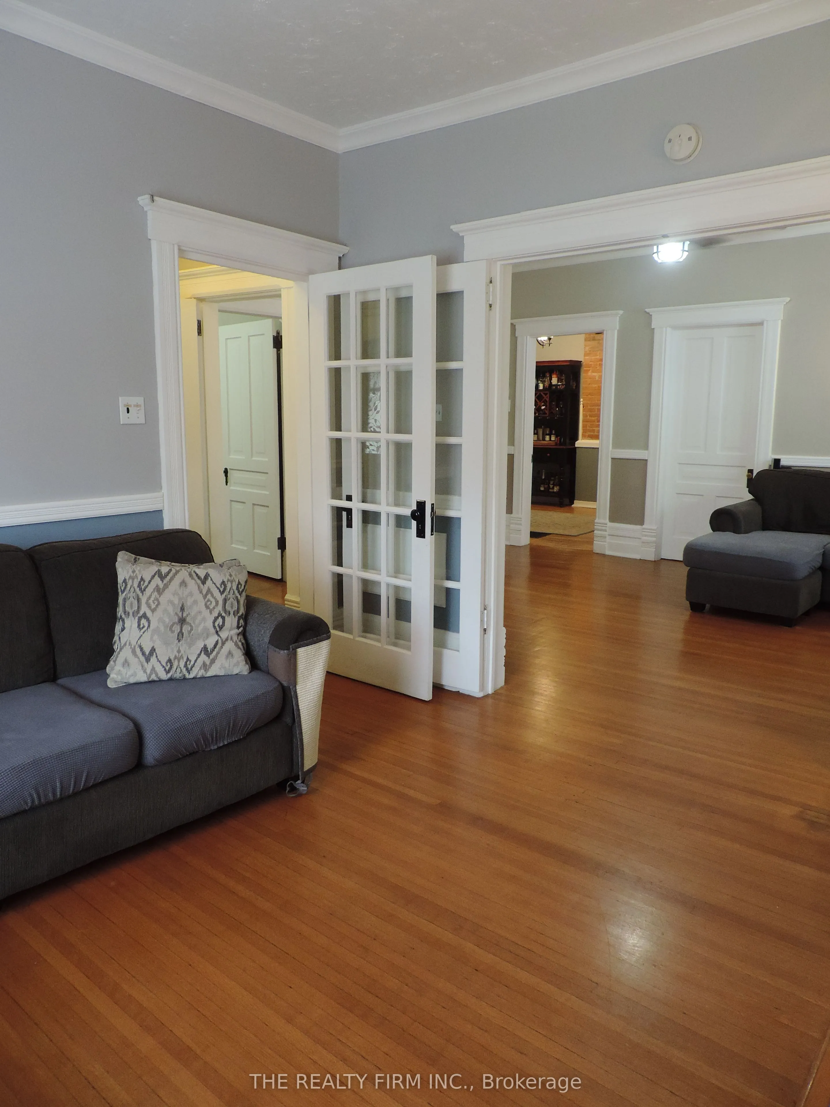 11 South Street E