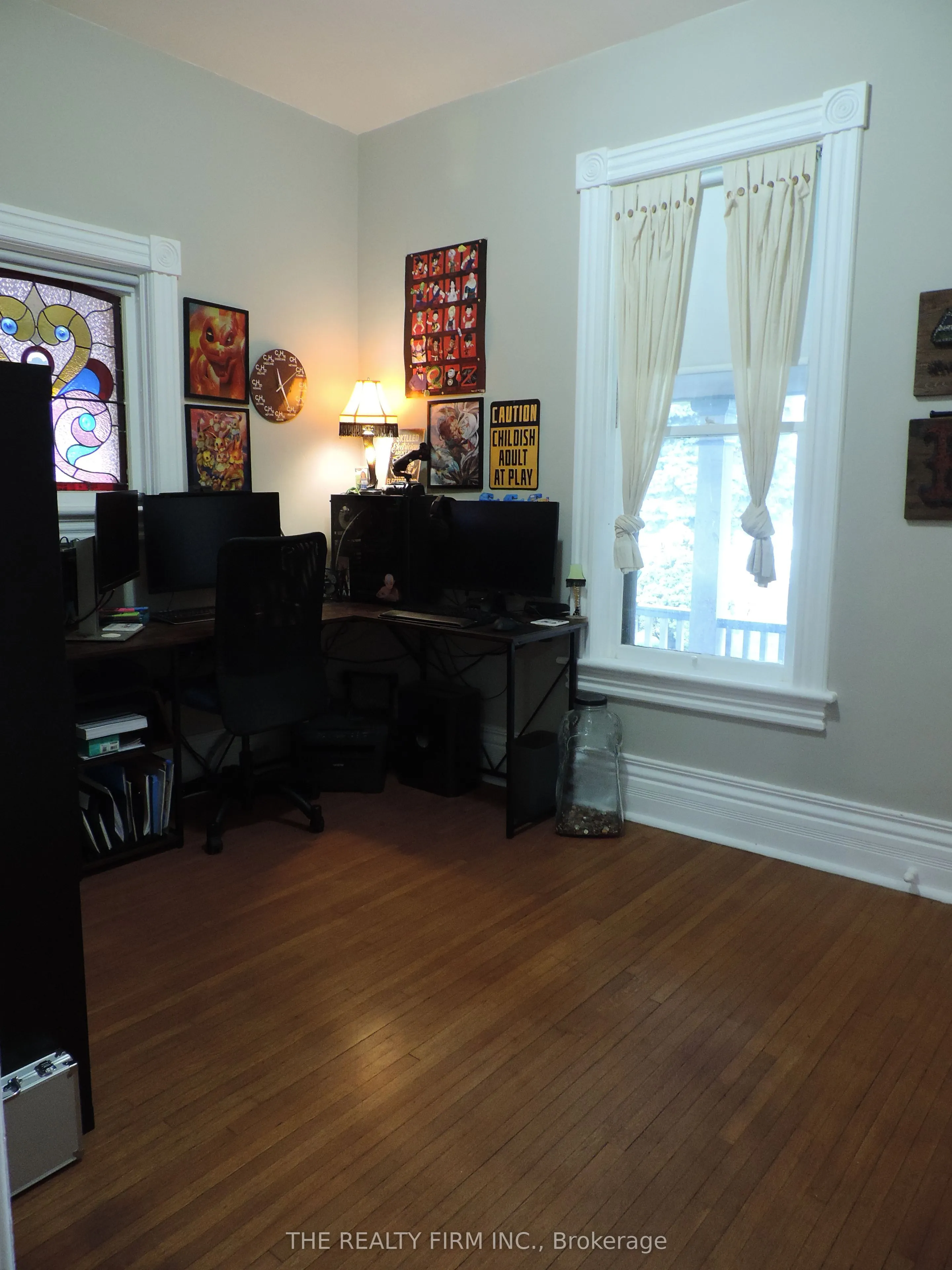 11 South Street E