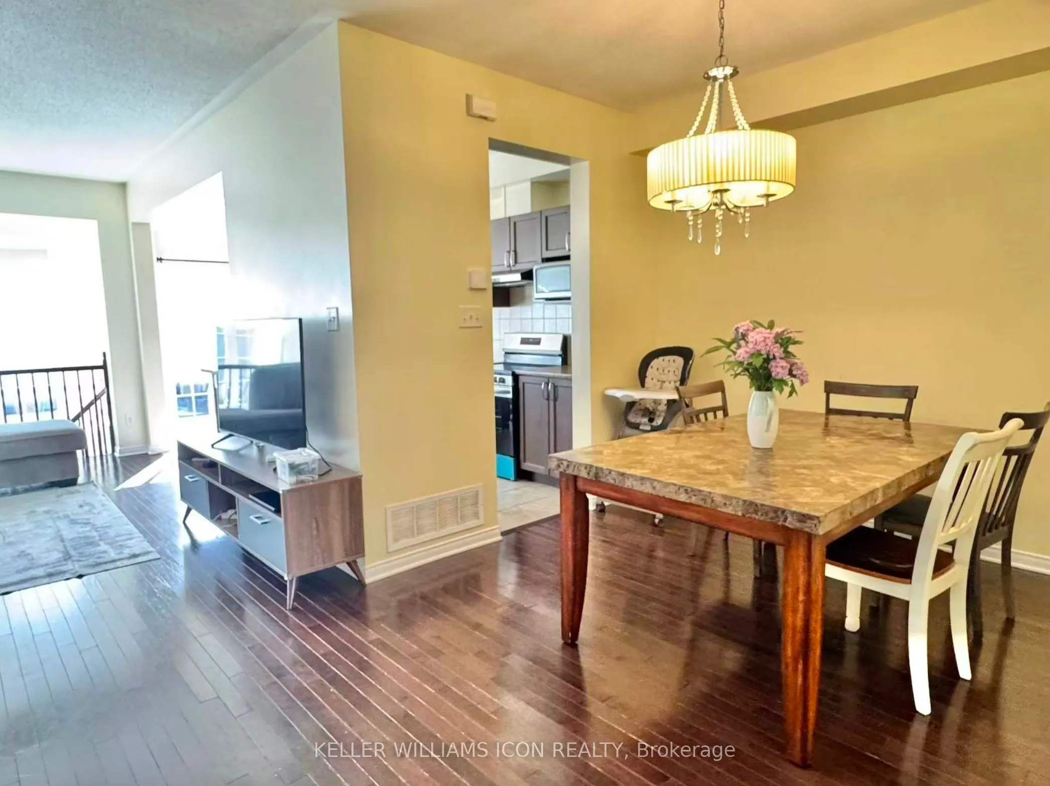 581 Pepperville Crescent