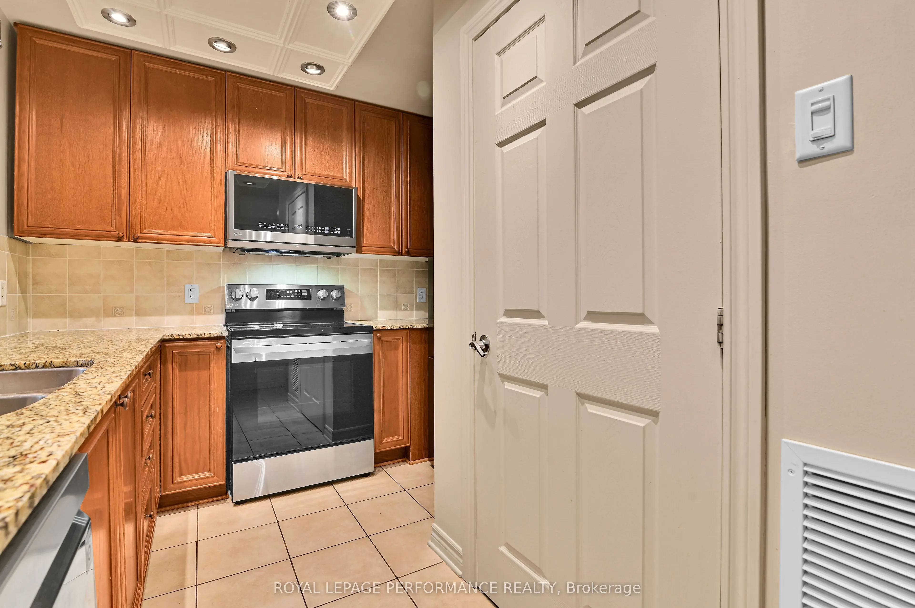 205 Bolton Street, #229