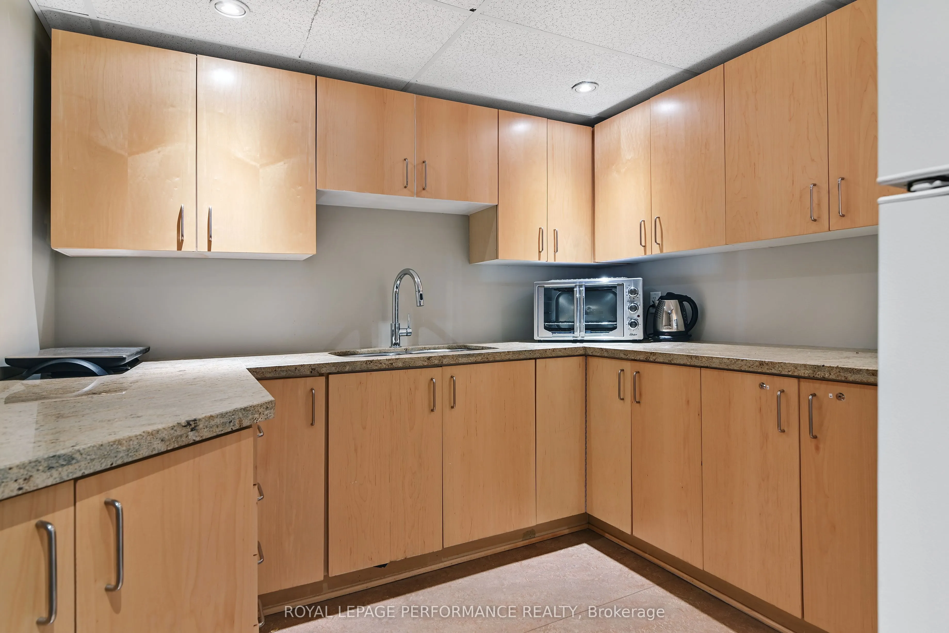 205 Bolton Street, #229