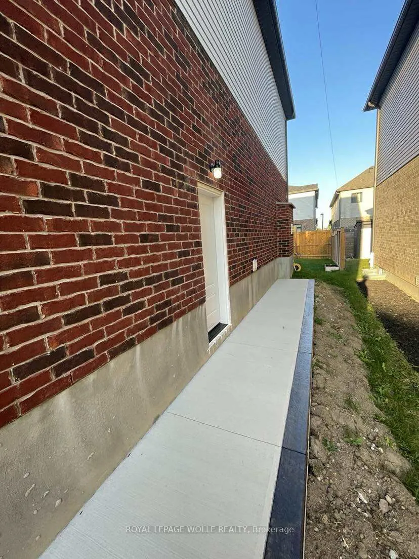 27 Spachman Street, #Lower Unit