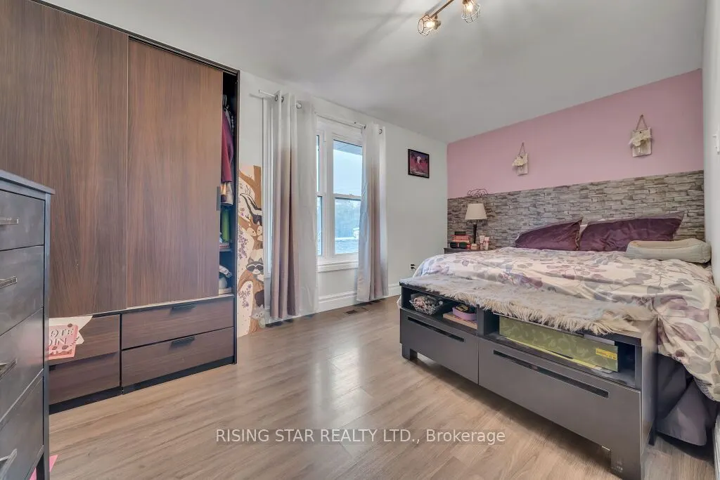 26 Brock Road N