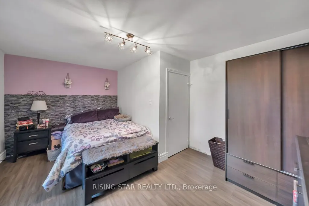 26 Brock Road N