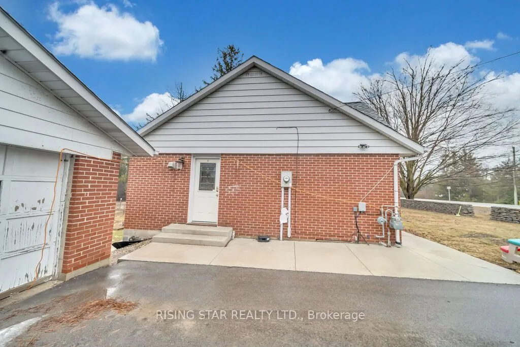 26 Brock Road N