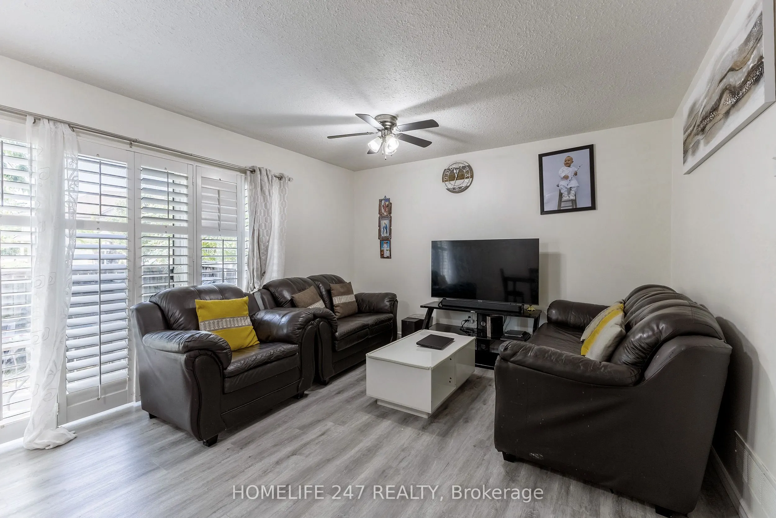 31 Schroder Crescent, #5