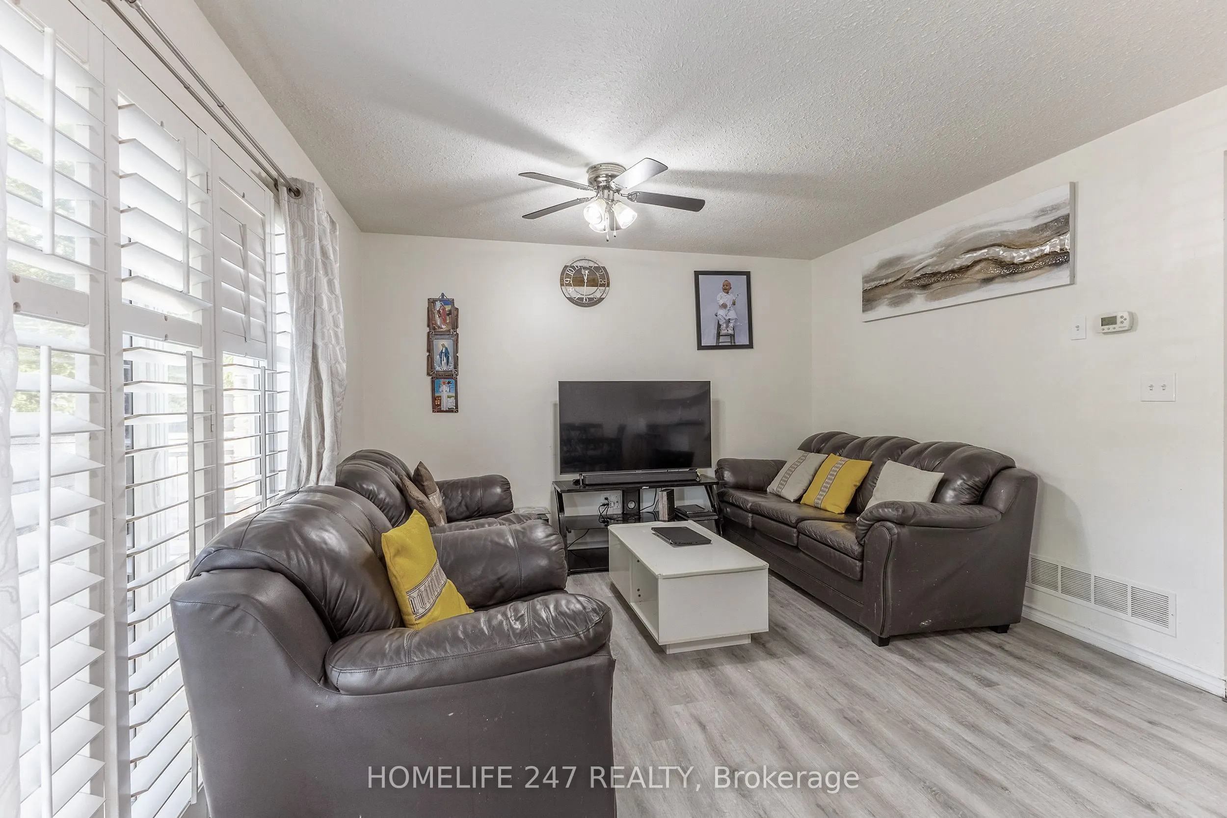 31 Schroder Crescent, #5
