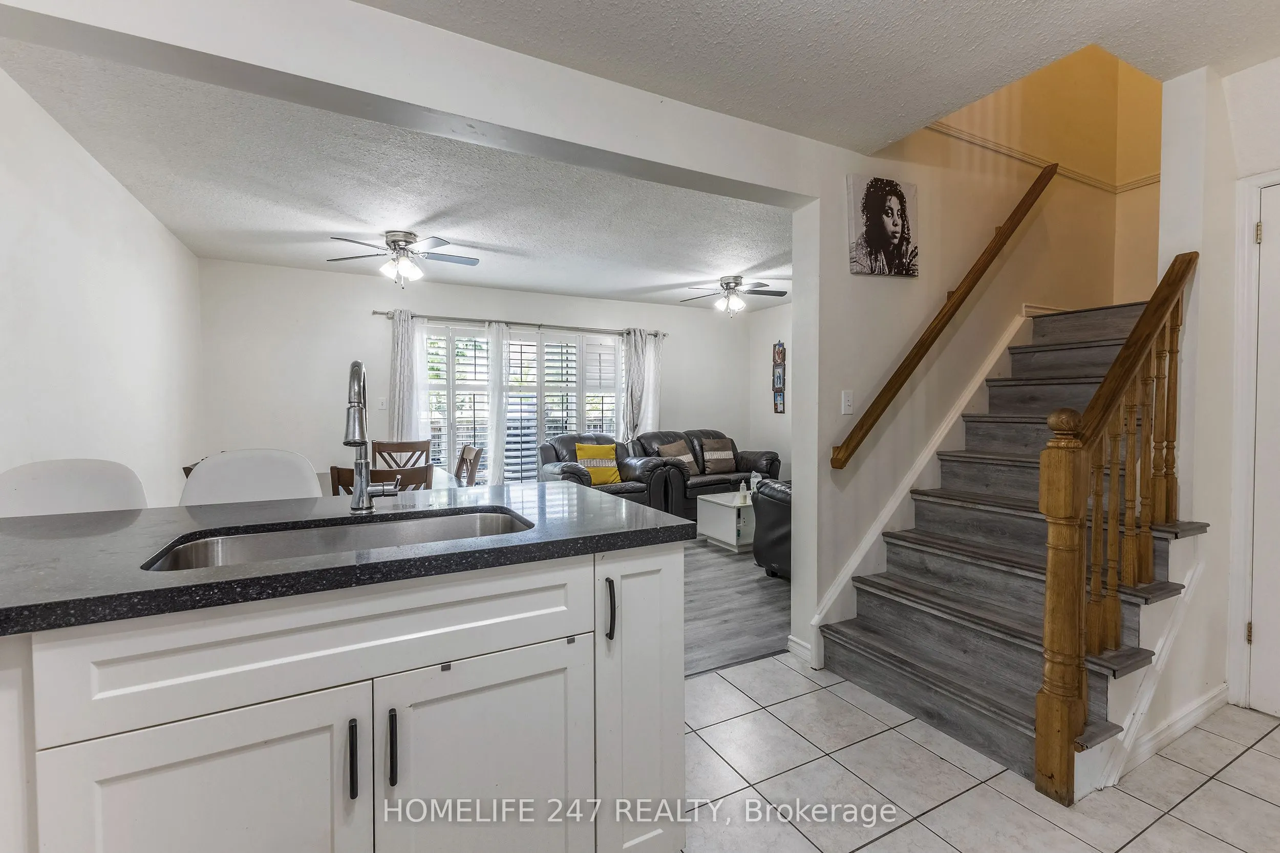 31 Schroder Crescent, #5