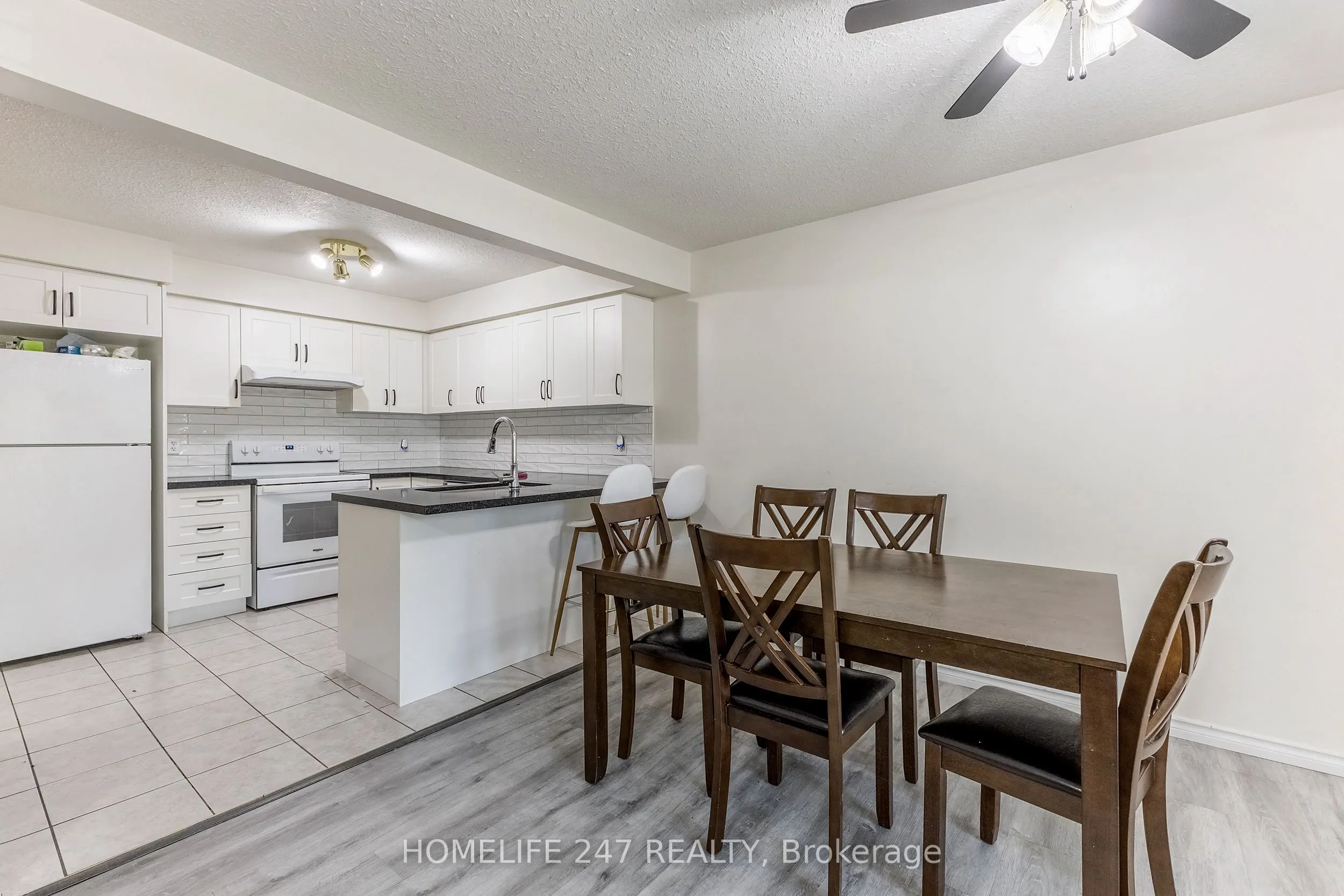 31 Schroder Crescent, #5