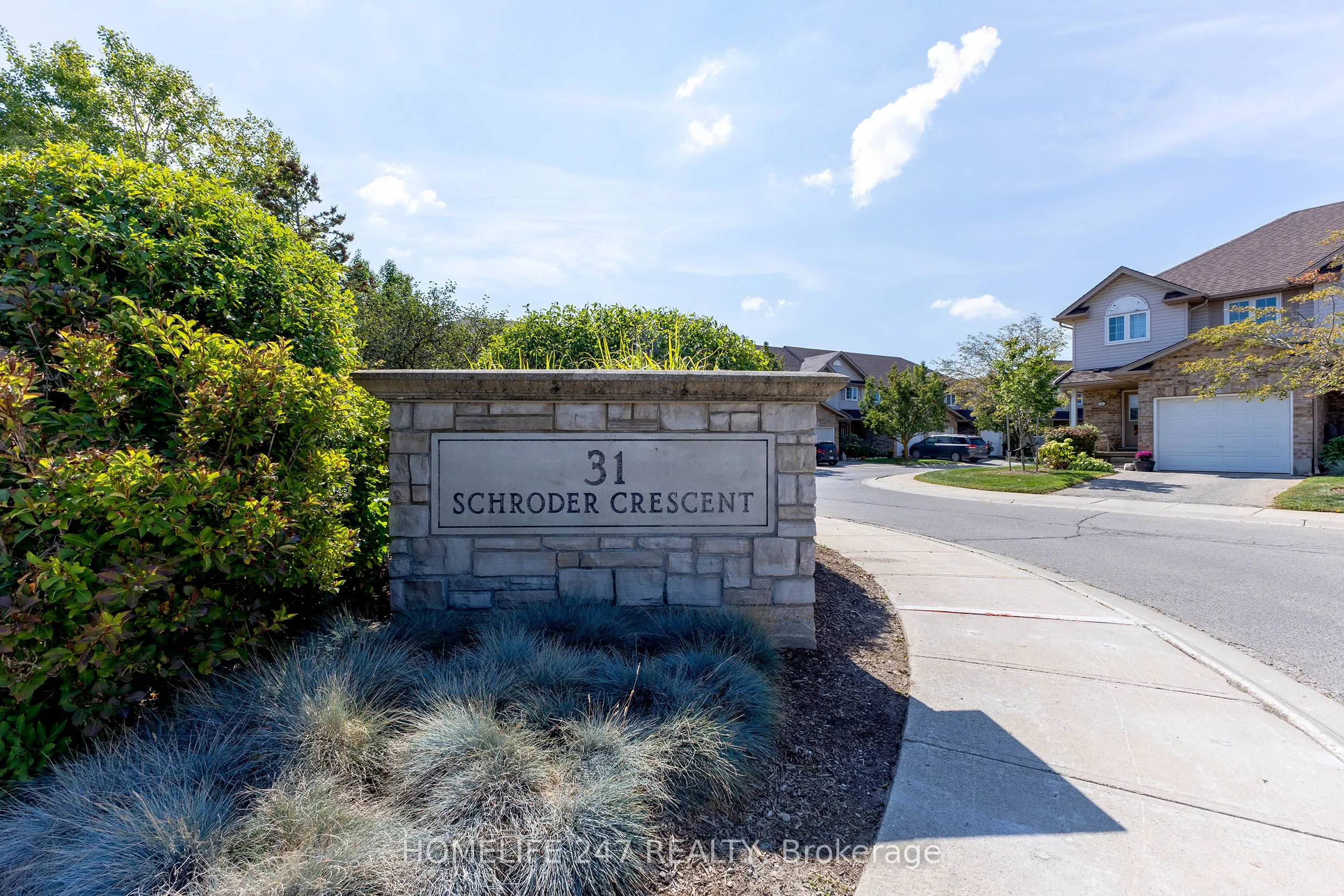 31 Schroder Crescent, #5