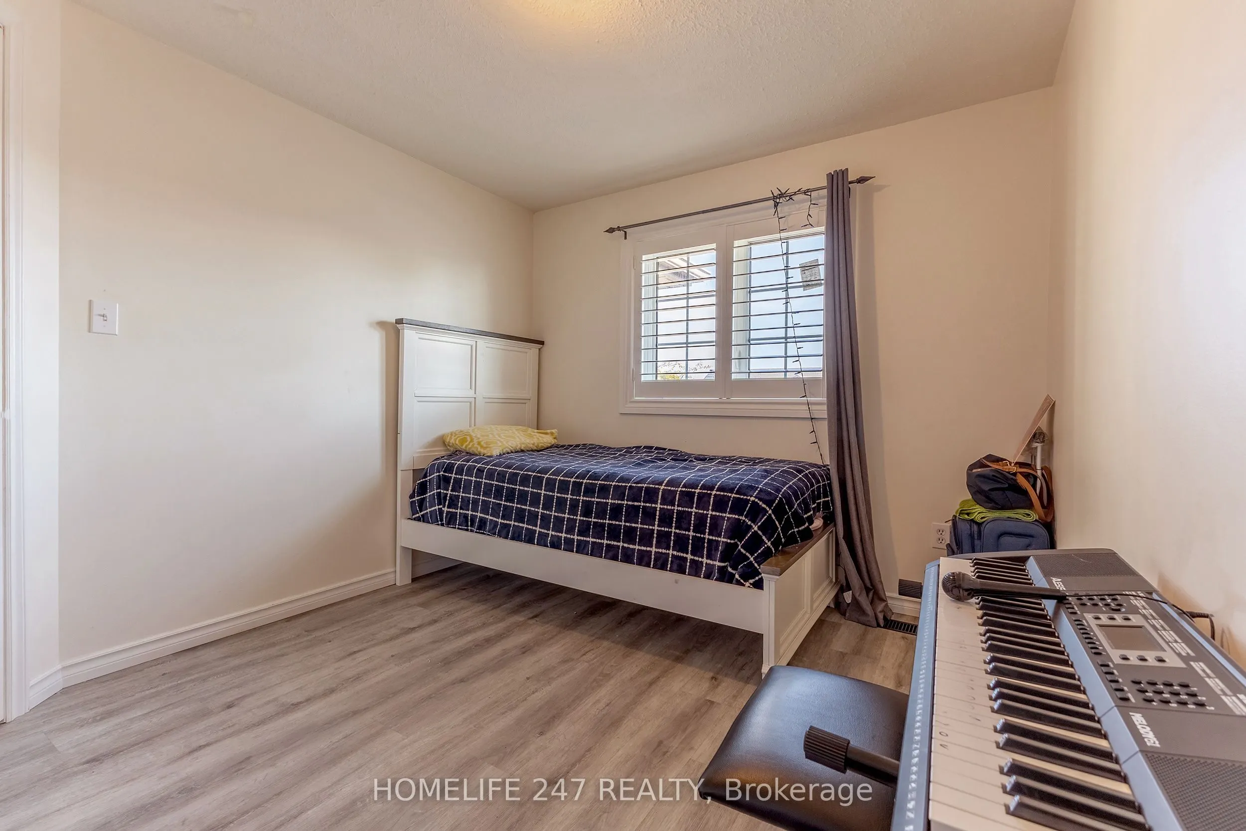 31 Schroder Crescent, #5