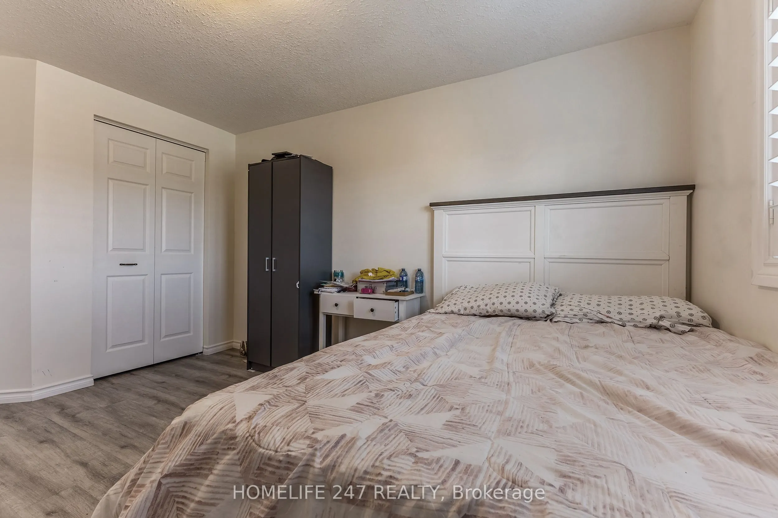 31 Schroder Crescent, #5